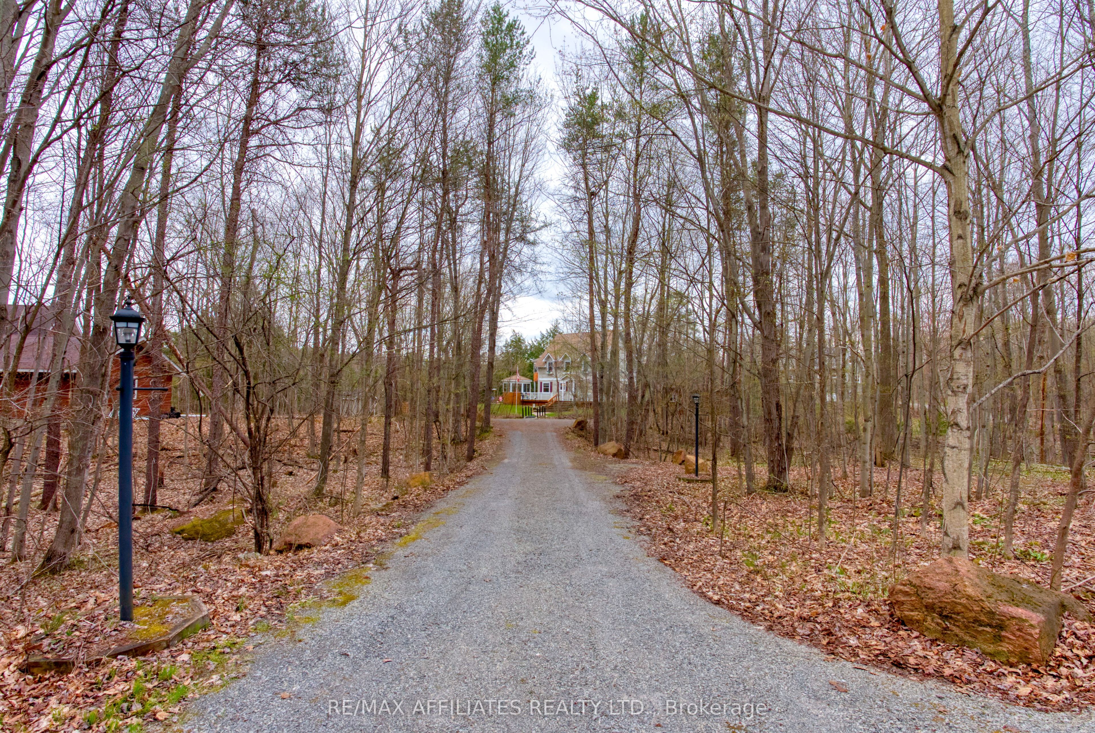 133 Swan Lane N Property Photo 1