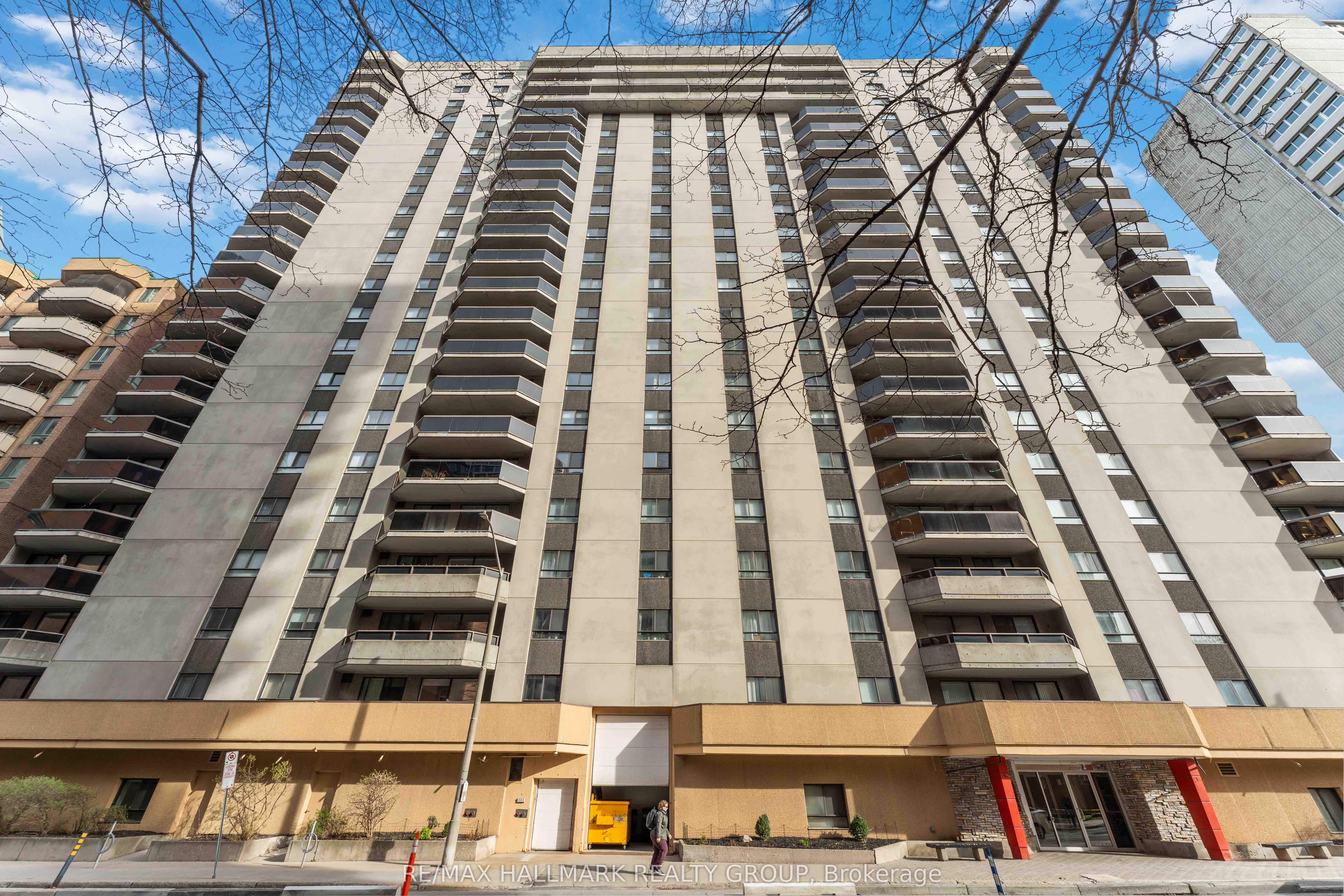 470 Laurier Ave W Property Photo 1