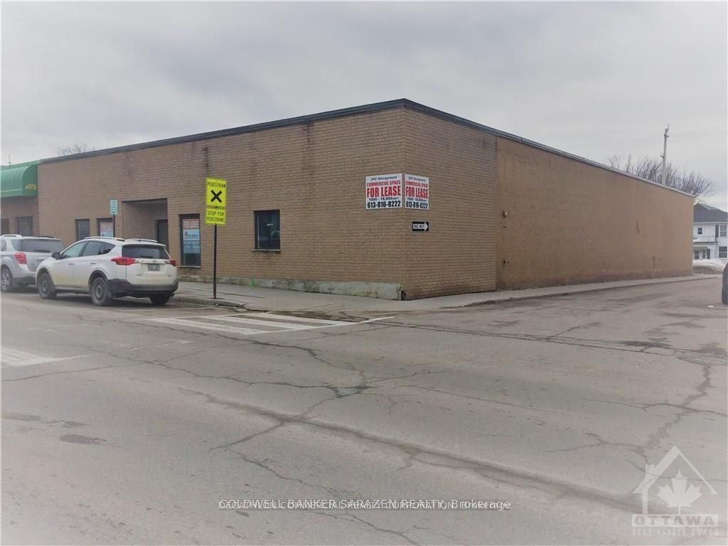 296 Raglan St N Property Photo 2