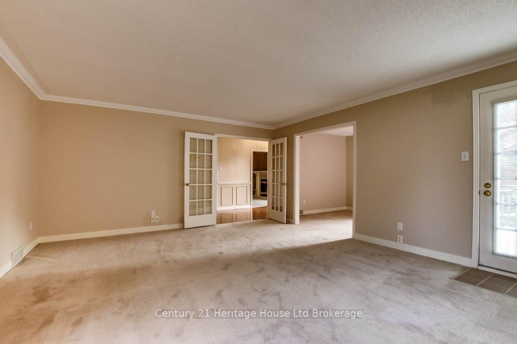 675 Lansdowne Avenue Property Photo 5