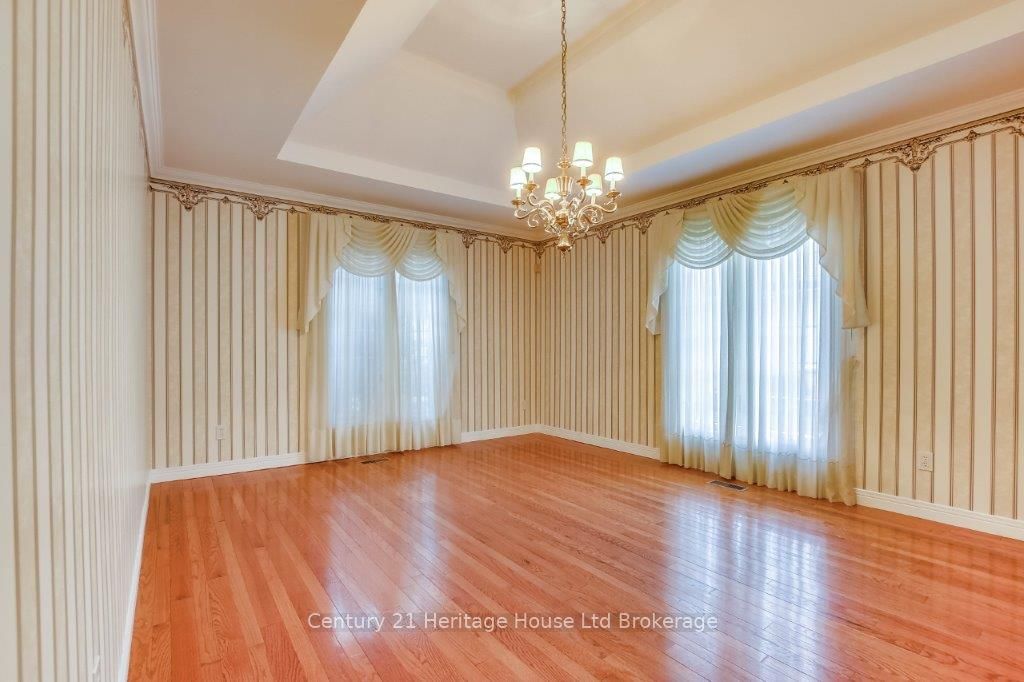 675 Lansdowne Avenue Property Photo 8