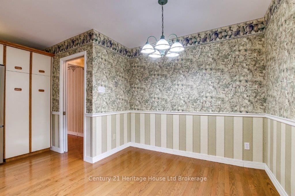 675 Lansdowne Avenue Property Photo 11