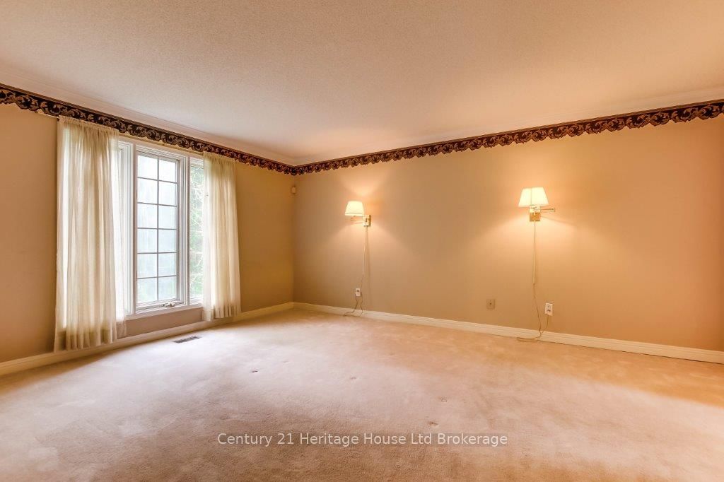 675 Lansdowne Avenue Property Photo 14