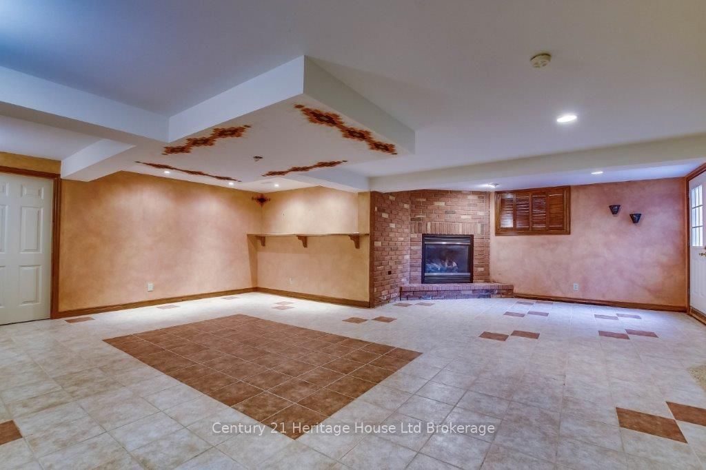 675 Lansdowne Avenue Property Photo 28
