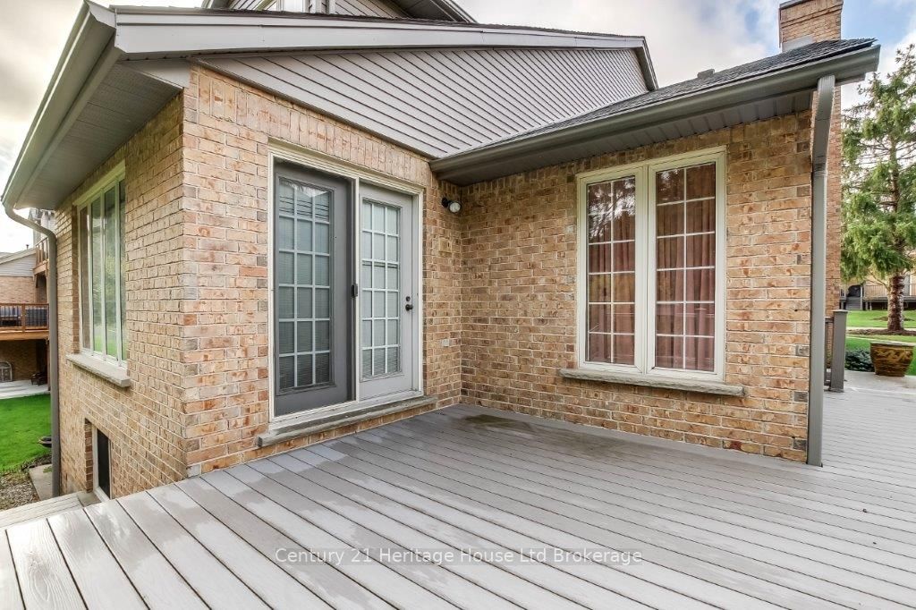 675 Lansdowne Avenue Property Photo 35