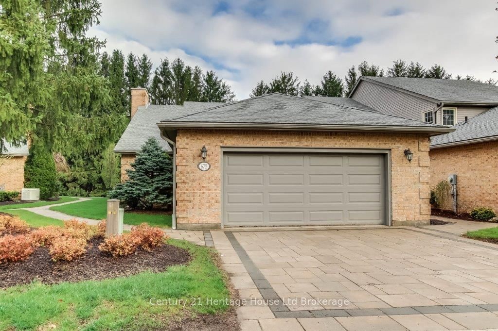 675 Lansdowne Avenue Property Photo 41