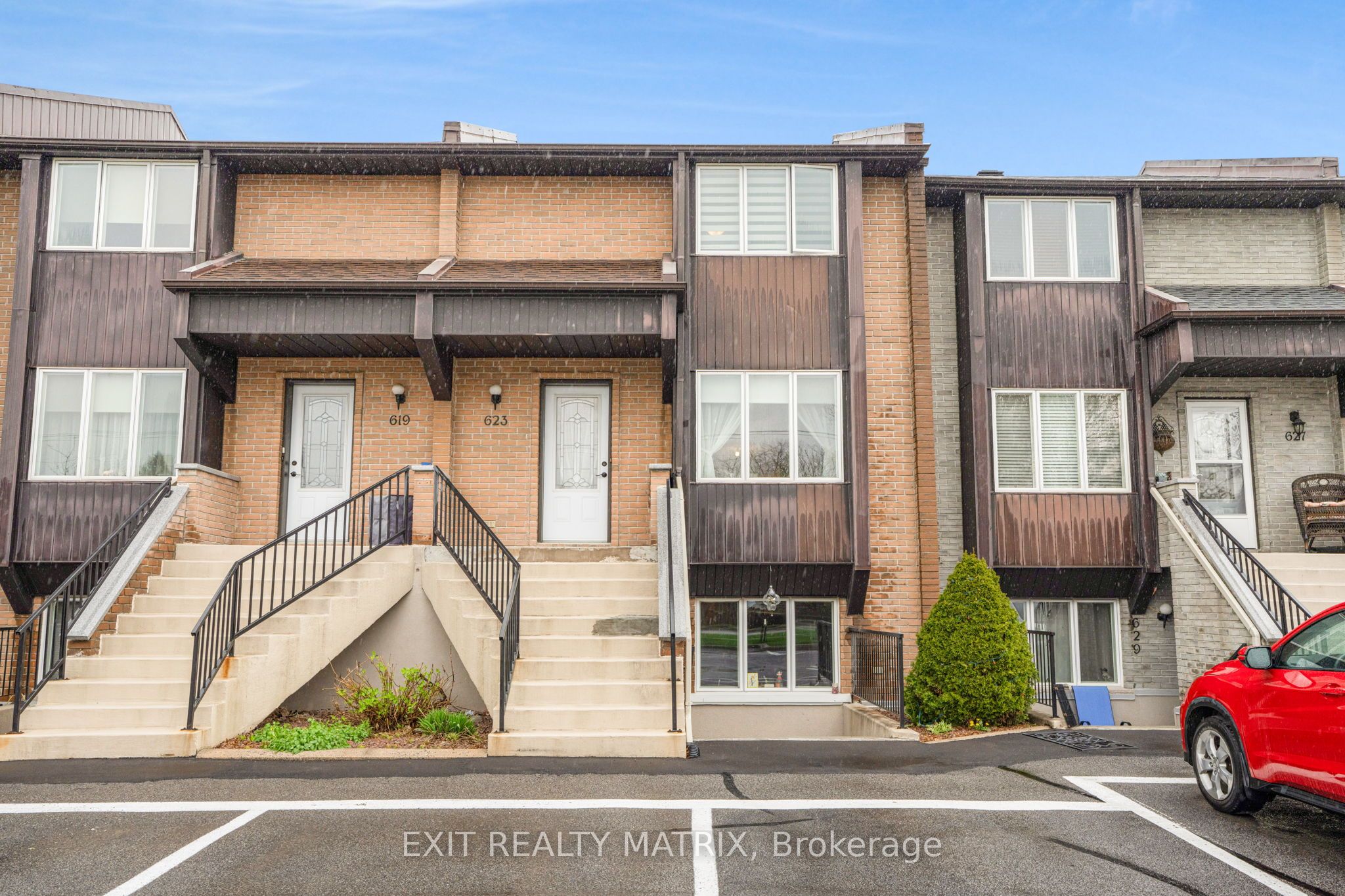 #7 - 623 Spence Avenue Property Photo 1