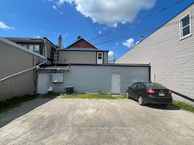165 Main St Property Photo 6