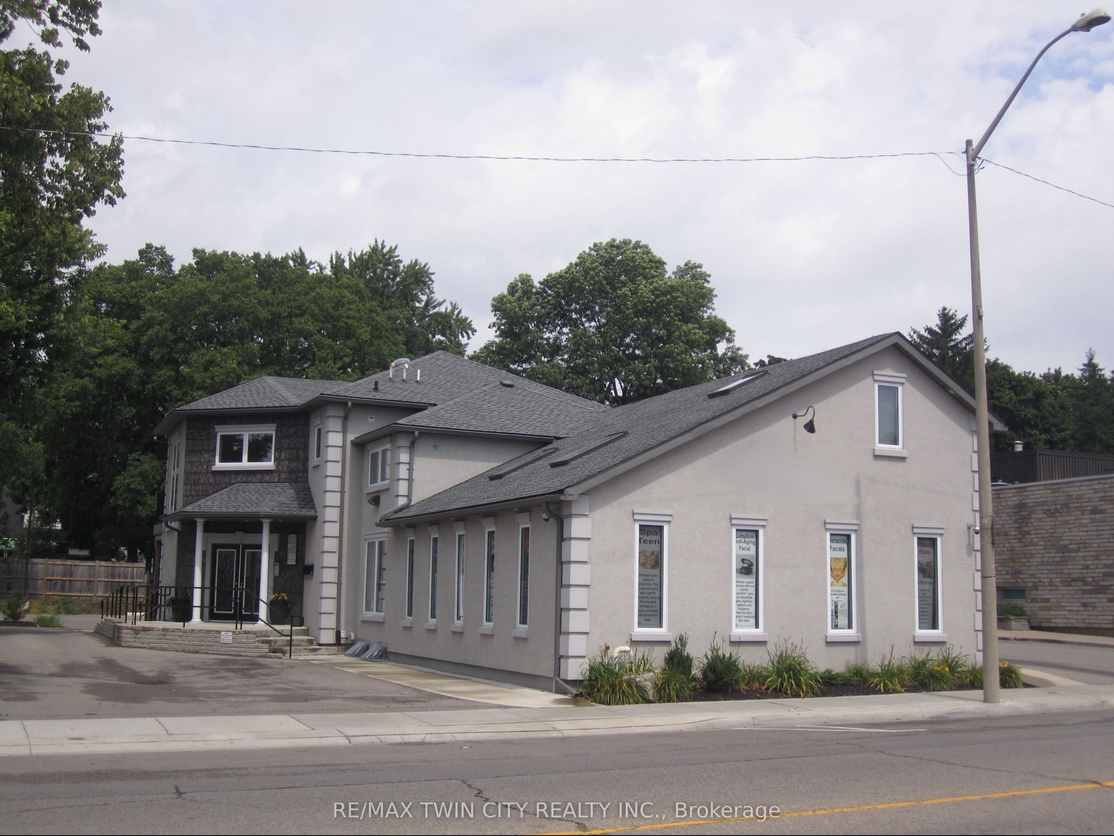 423 King Street Property Photo 2