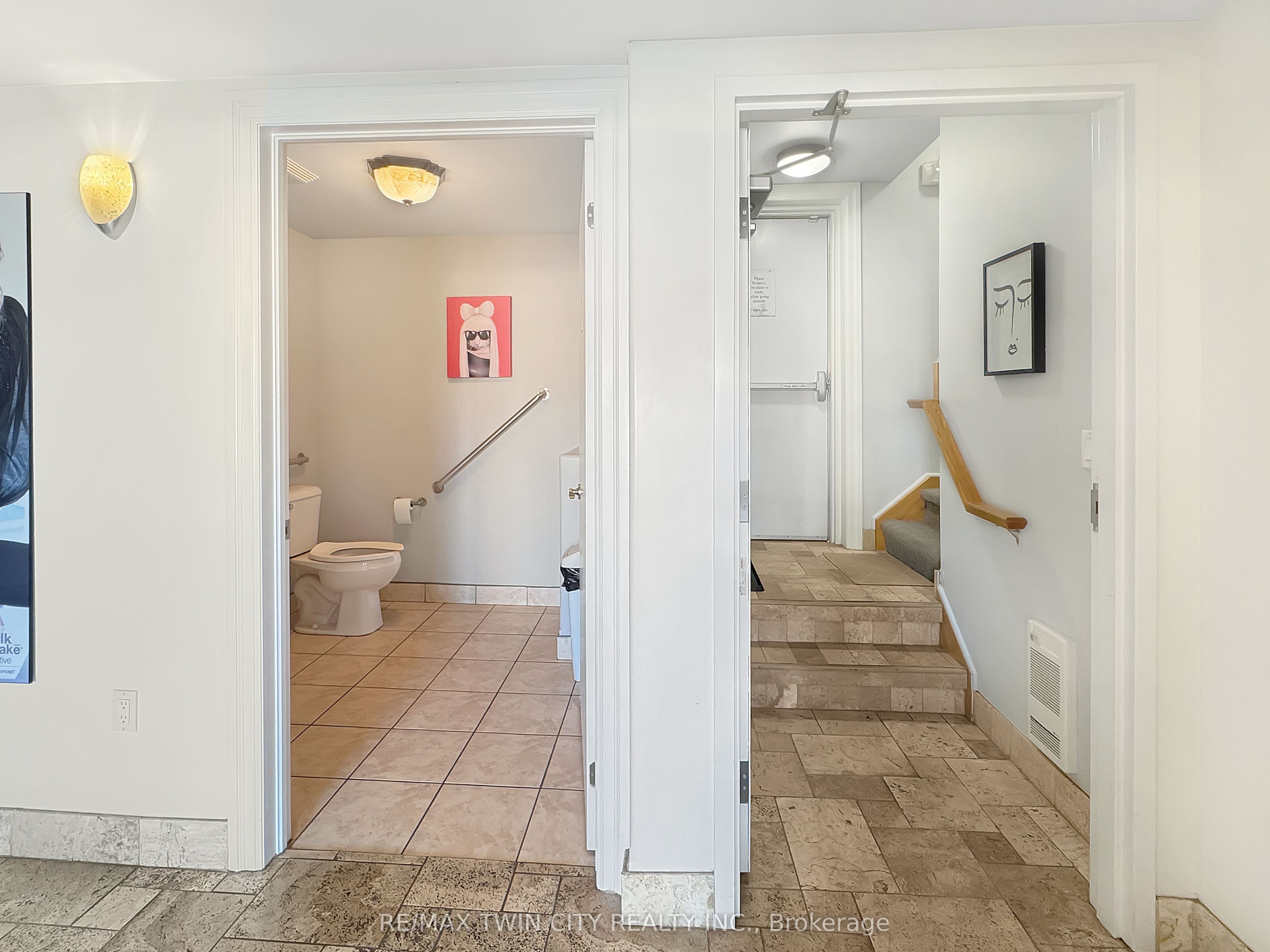 423 King Street Property Photo 20