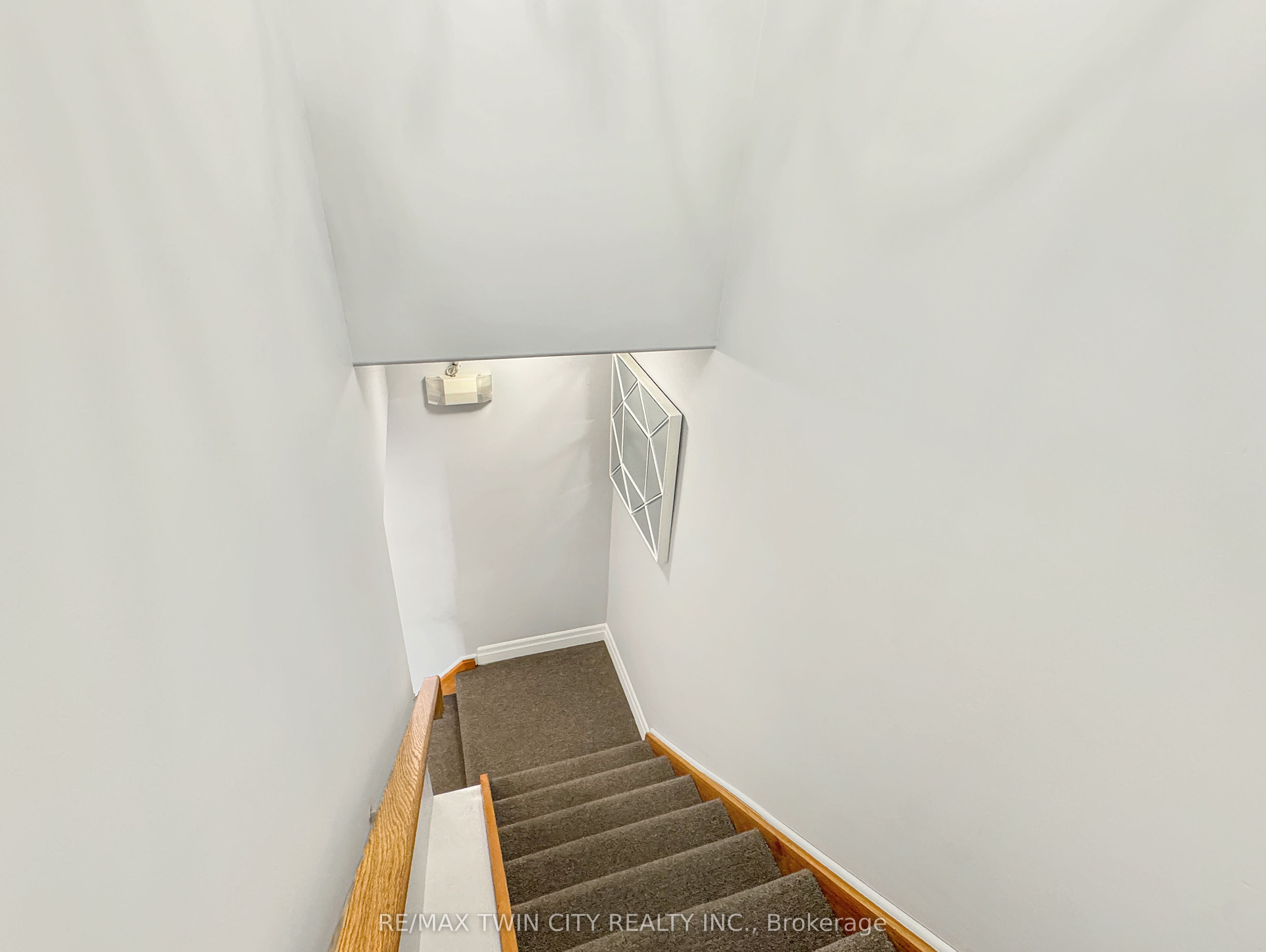 423 King Street Property Photo 33