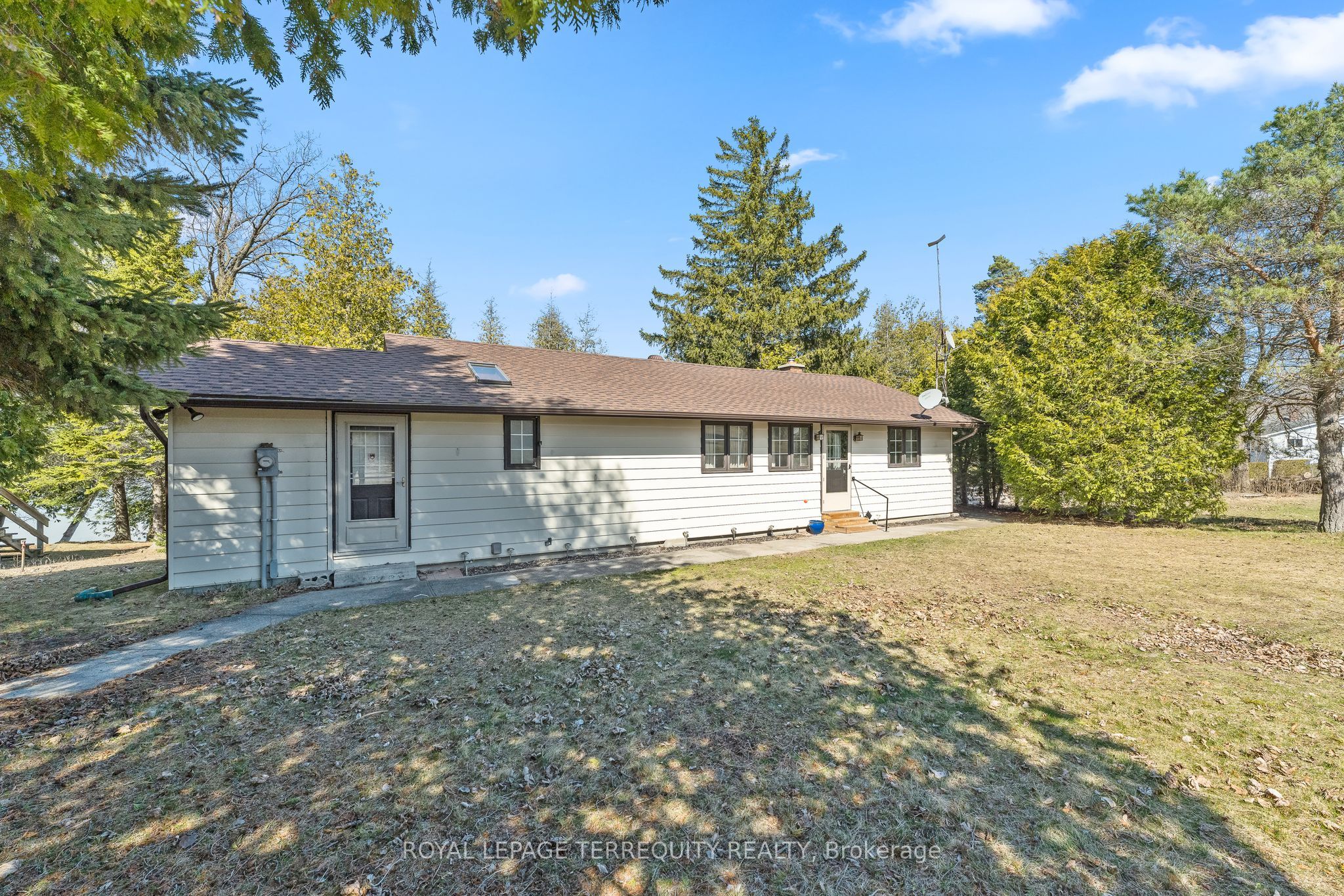 137 Lake Road Property Photo