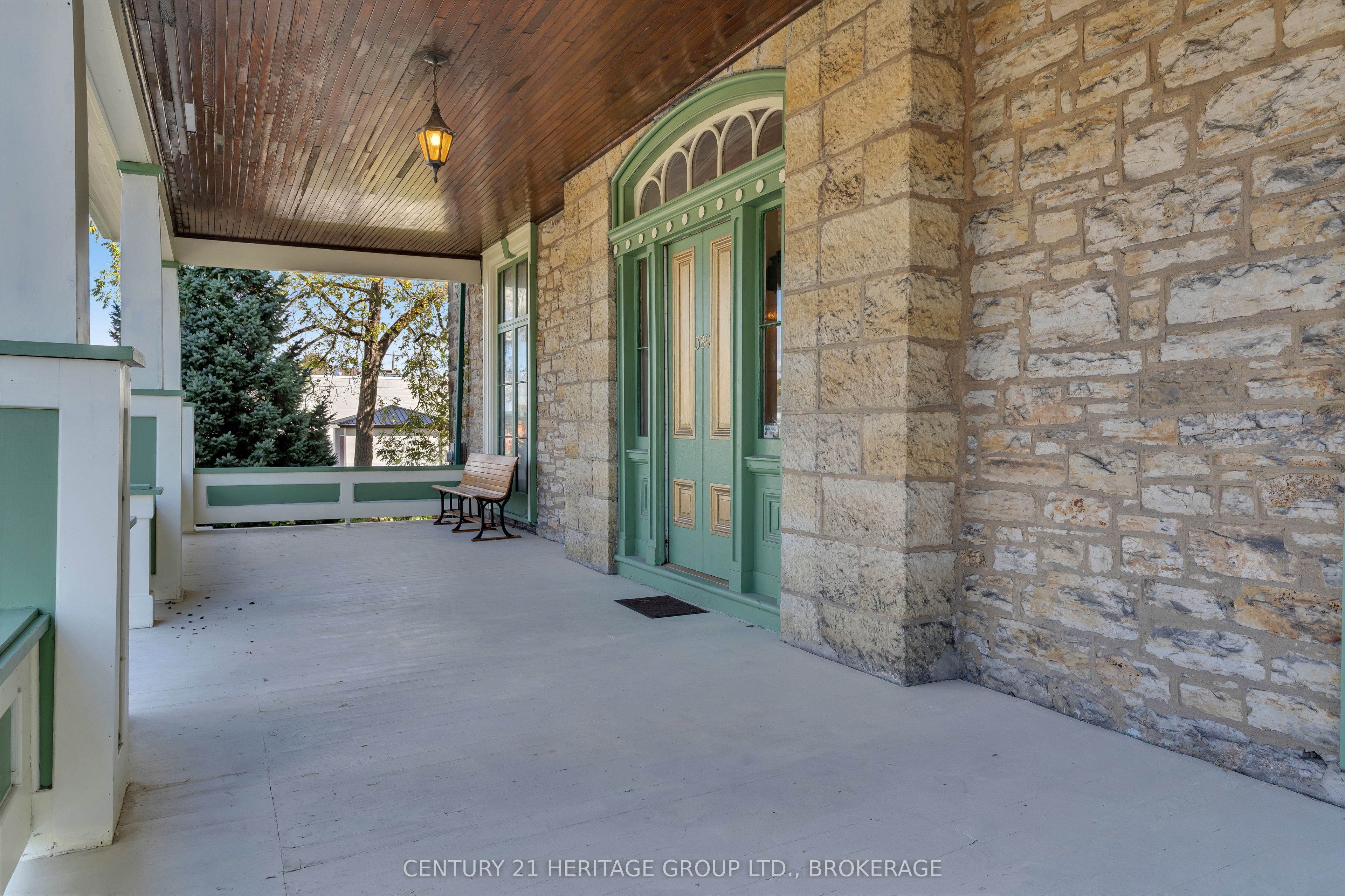 389 King Street E Property Photo 6