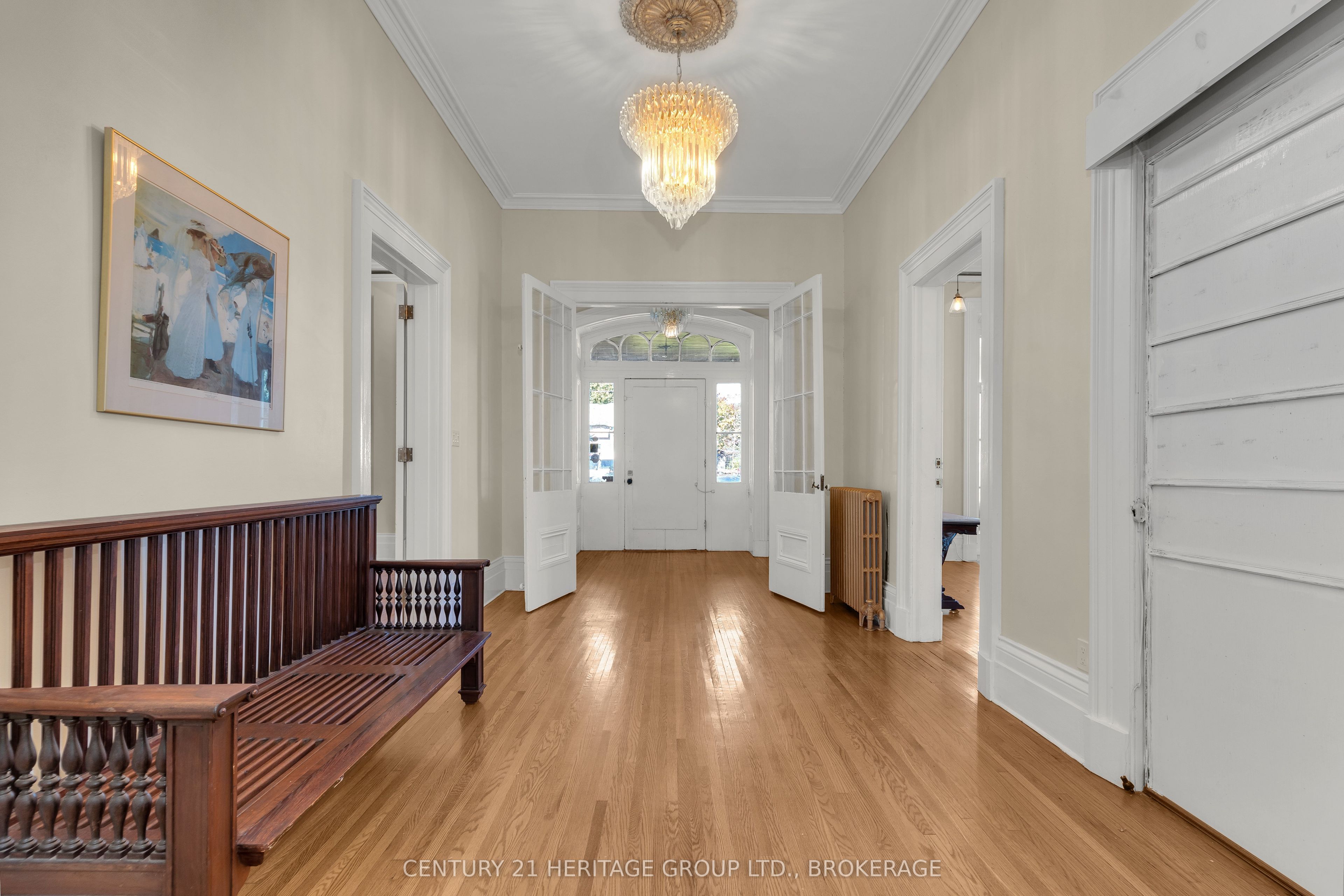 389 King Street E Property Photo 11