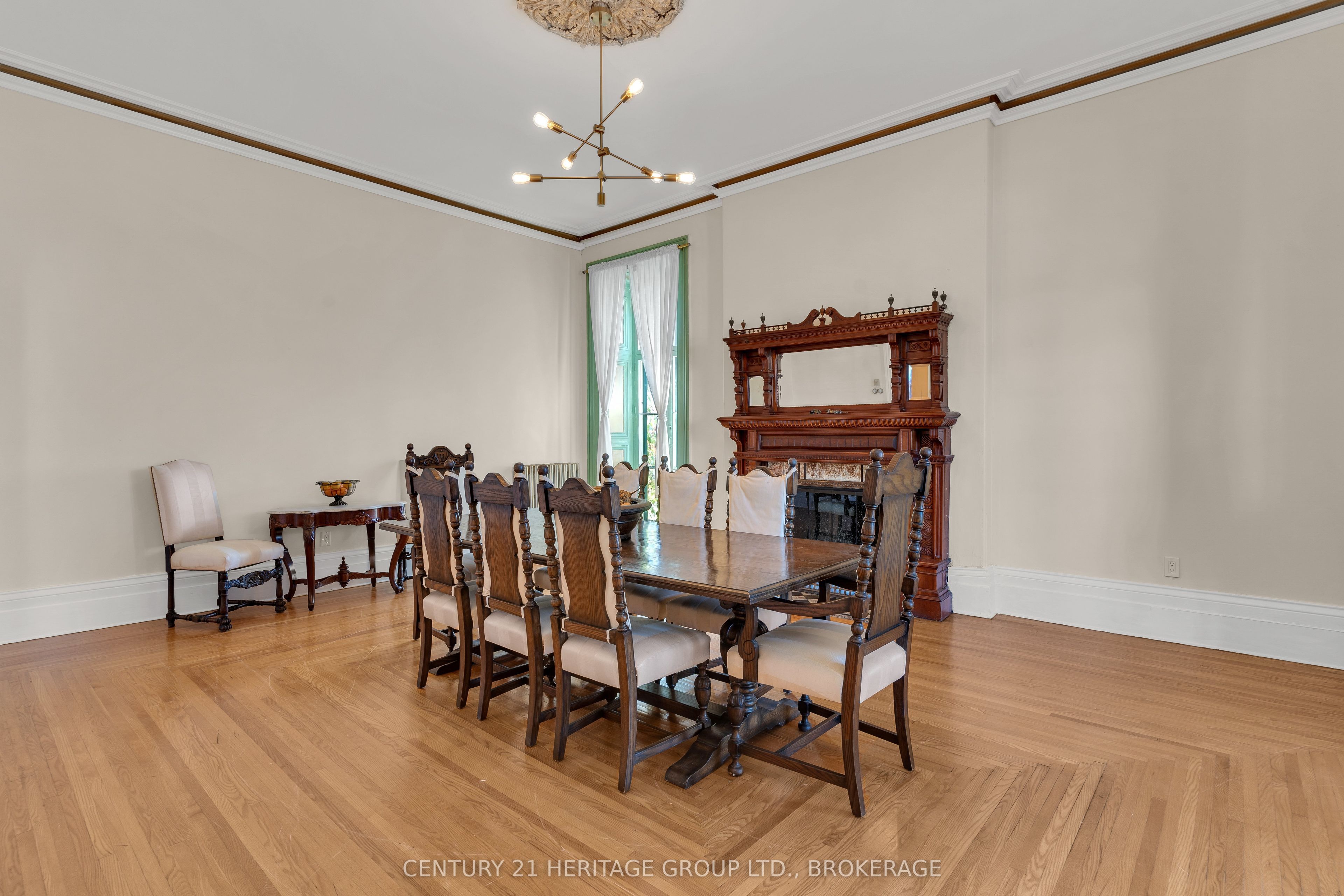 389 King Street E Property Photo 17