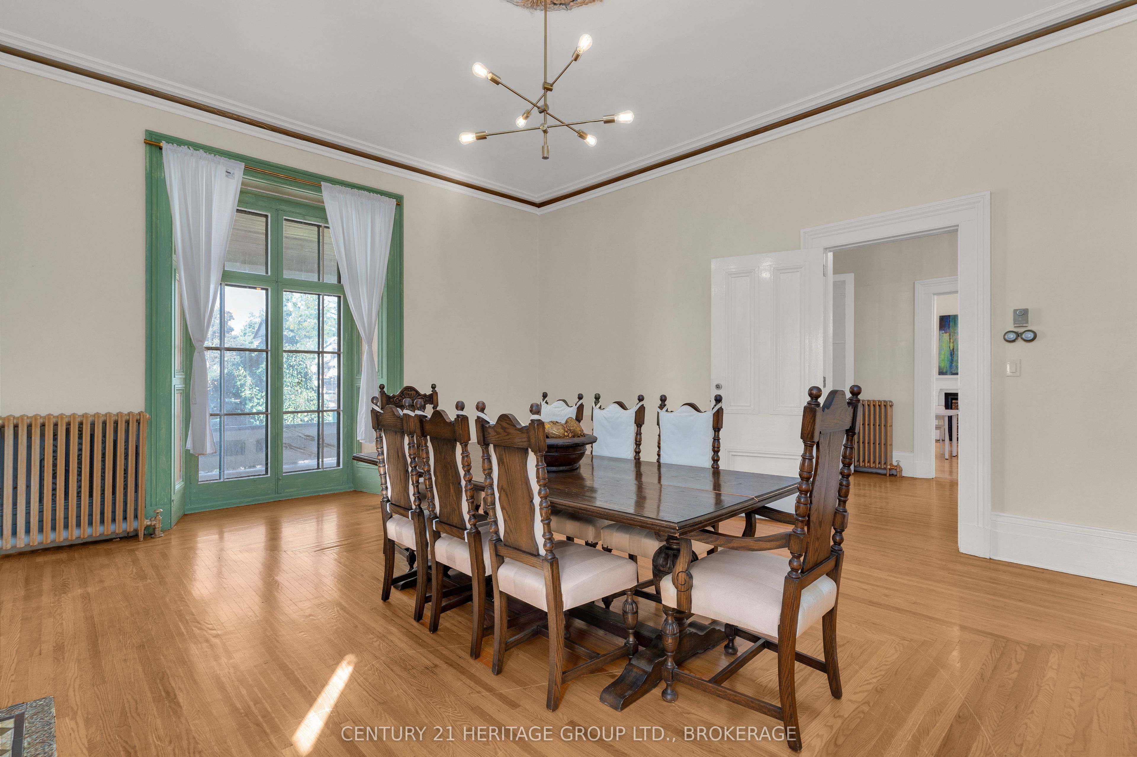 389 King Street E Property Photo 18