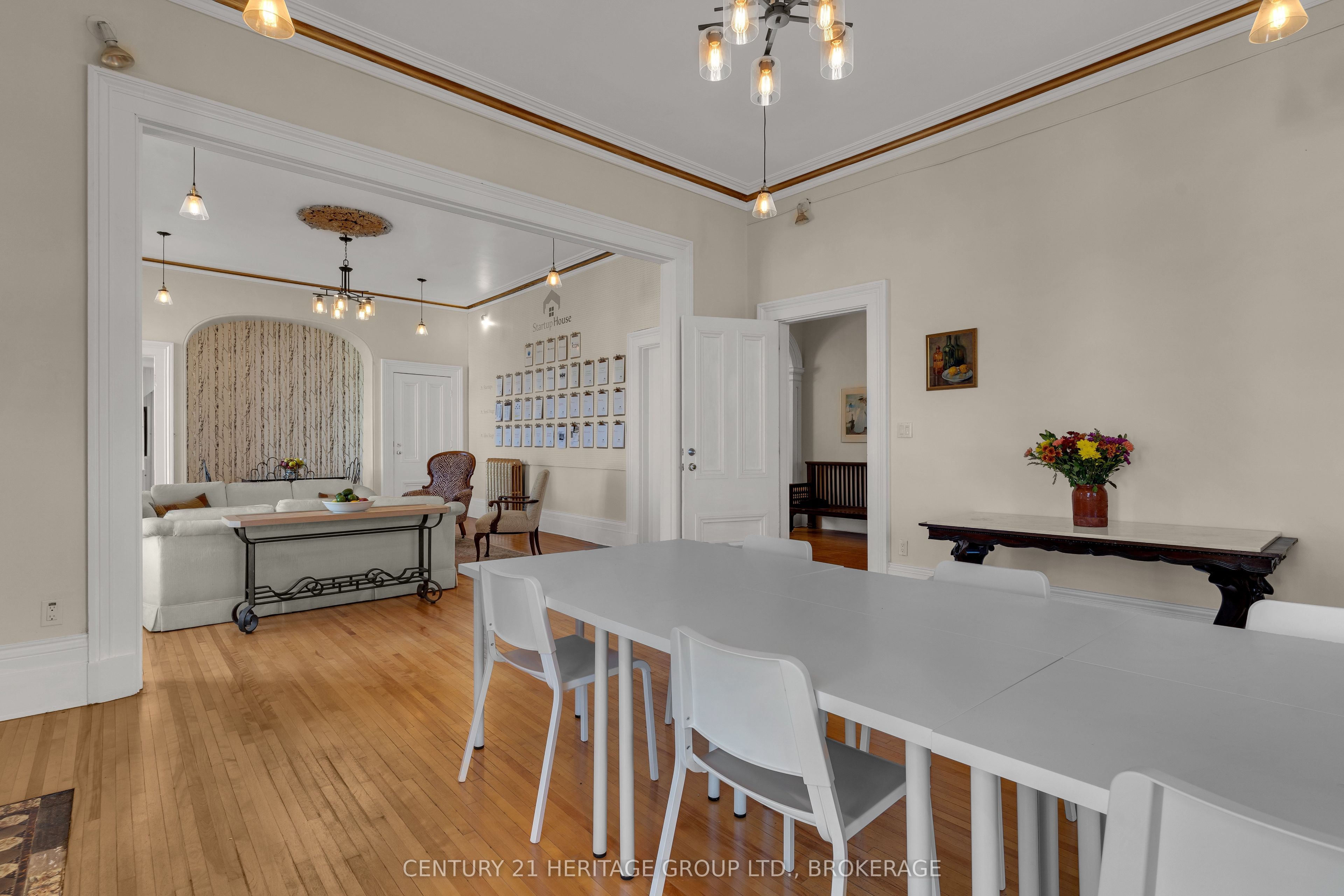 389 King Street E Property Photo 21