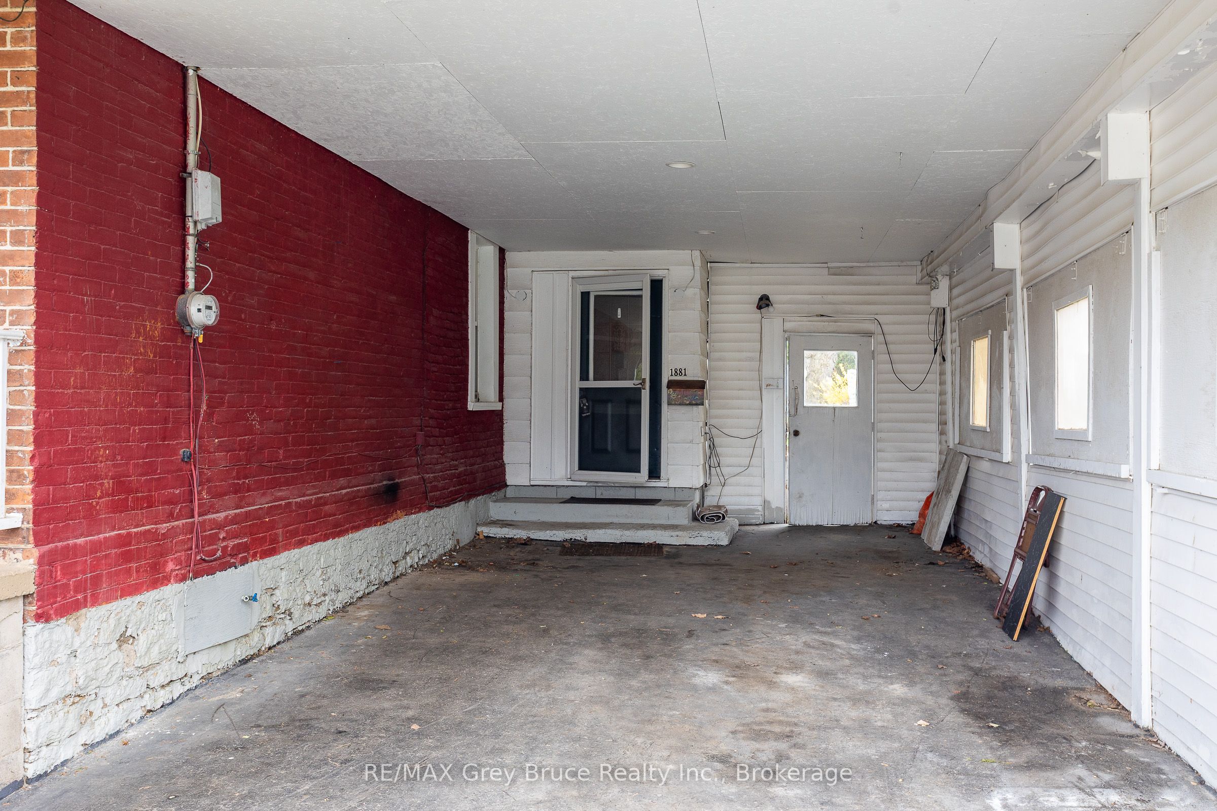 1881 6th Avenue E Property Photo 3