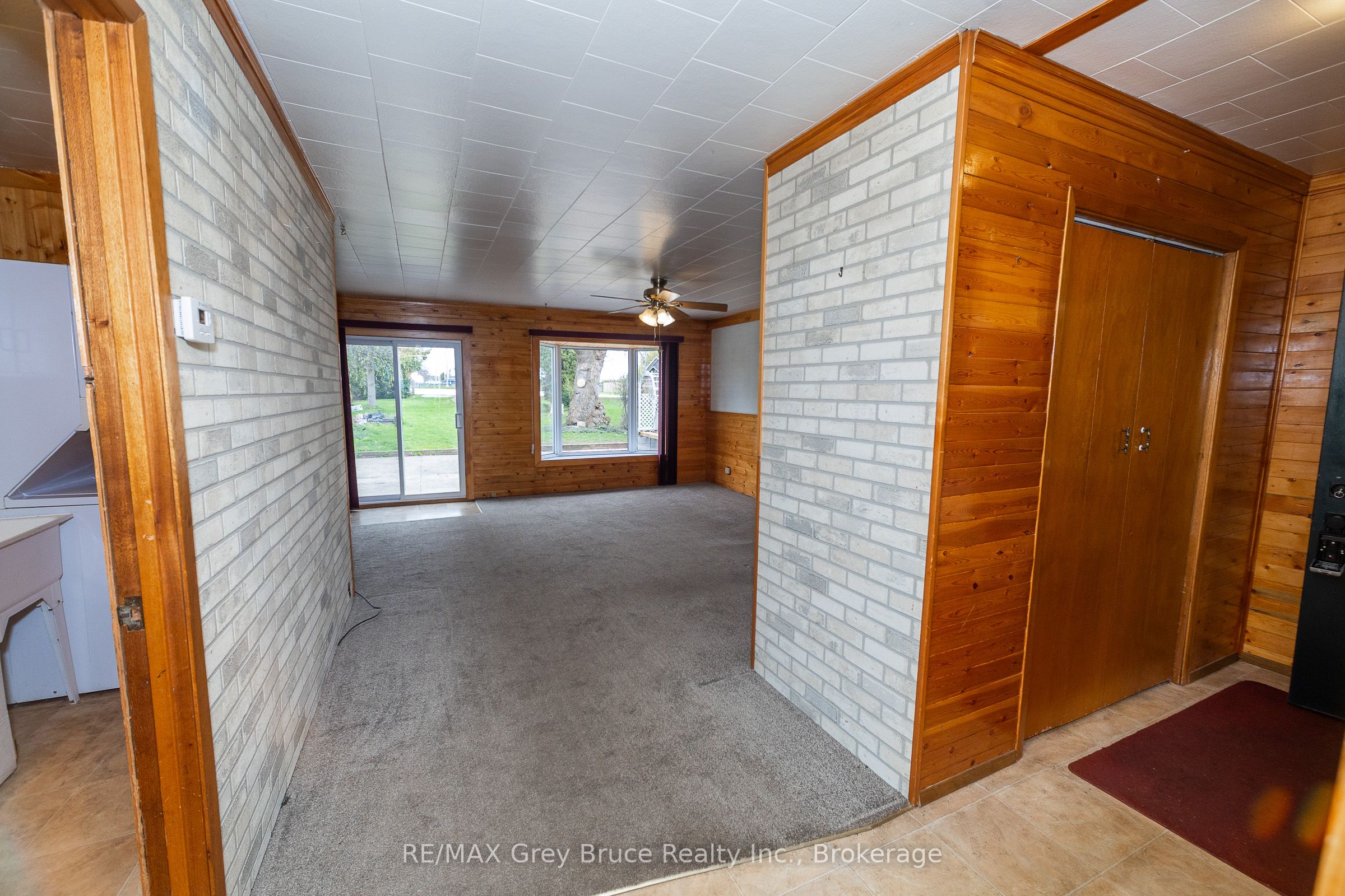 1881 6th Avenue E Property Photo 5