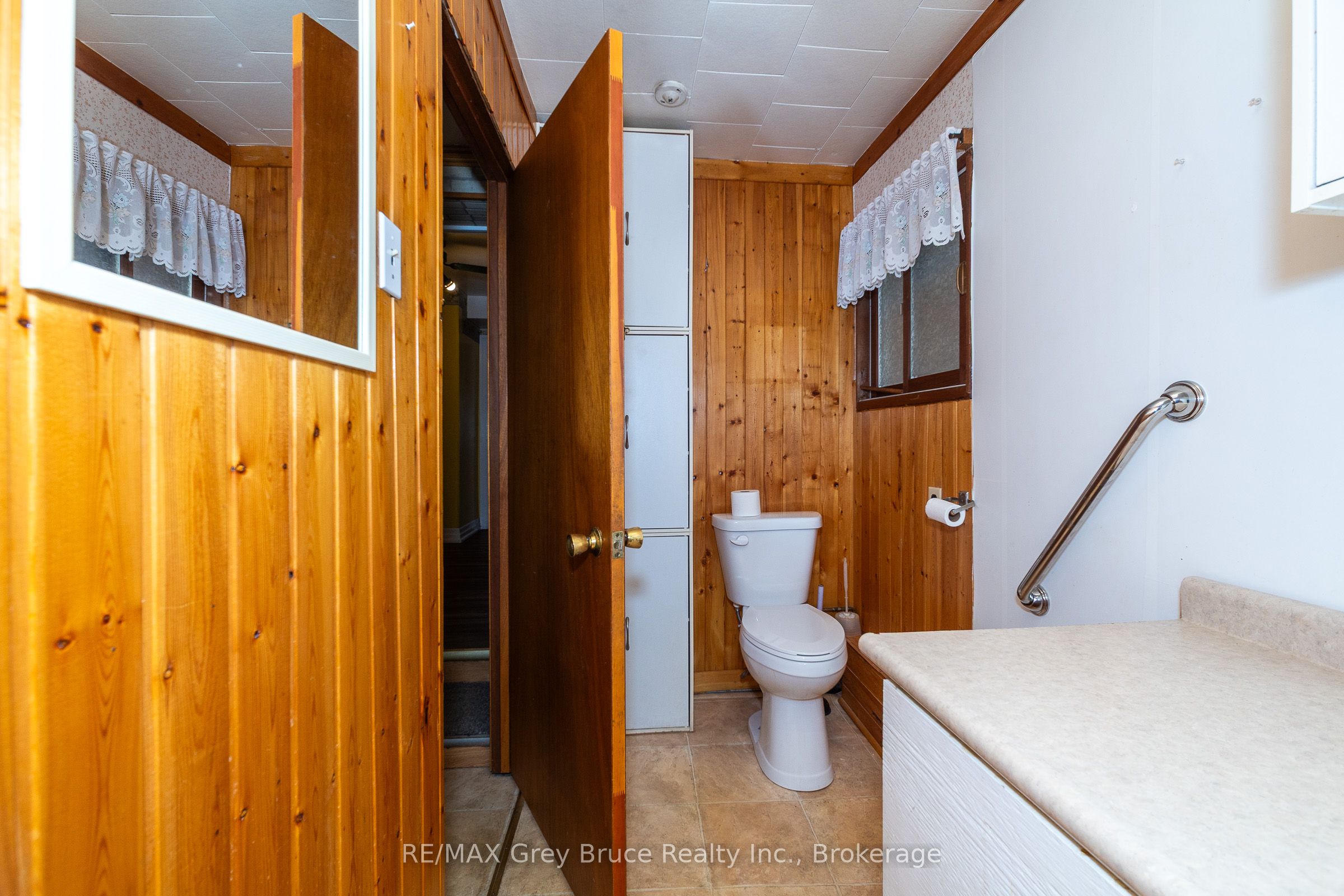 1881 6th Avenue E Property Photo 7