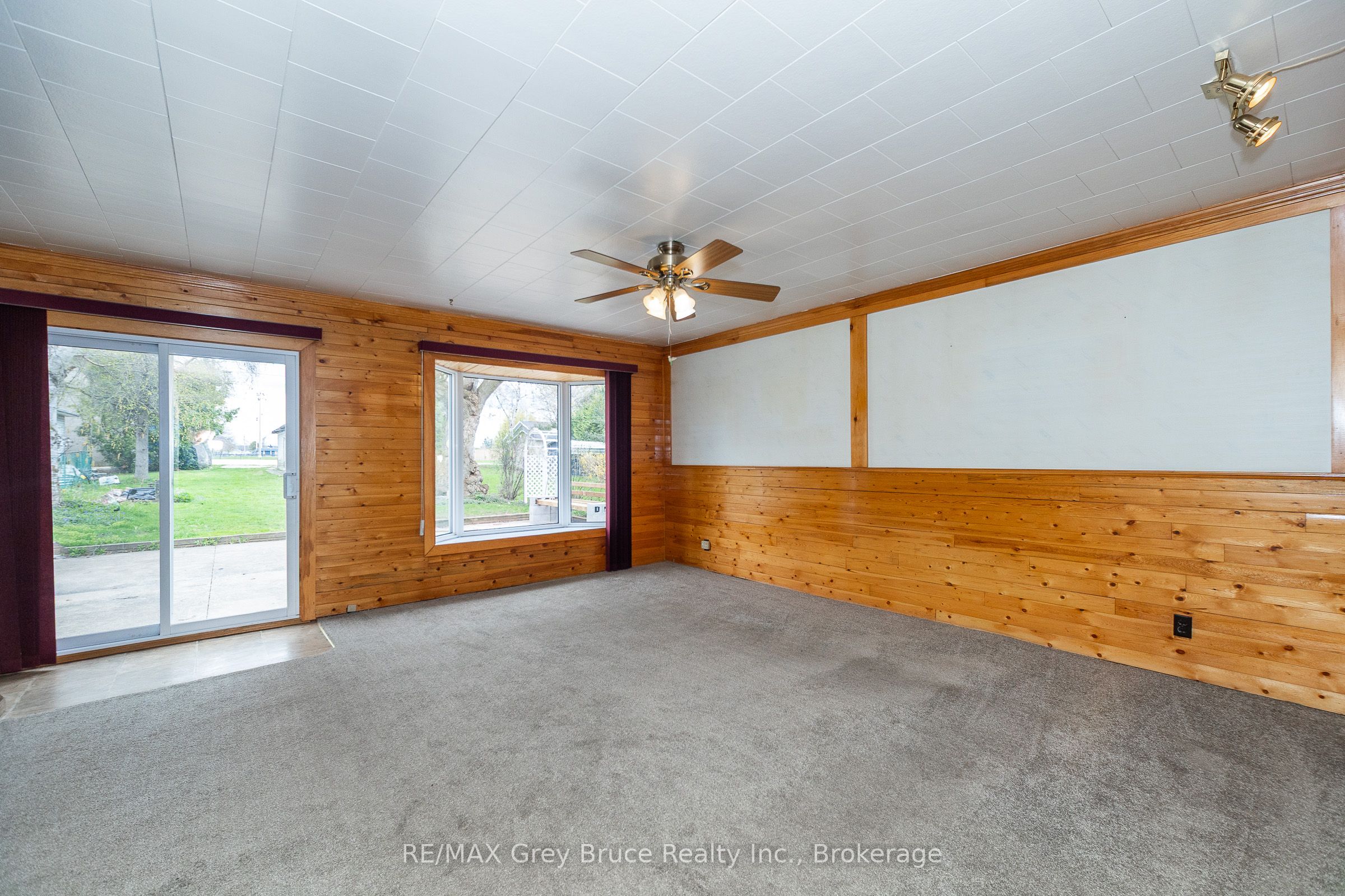 1881 6th Avenue E Property Photo 10