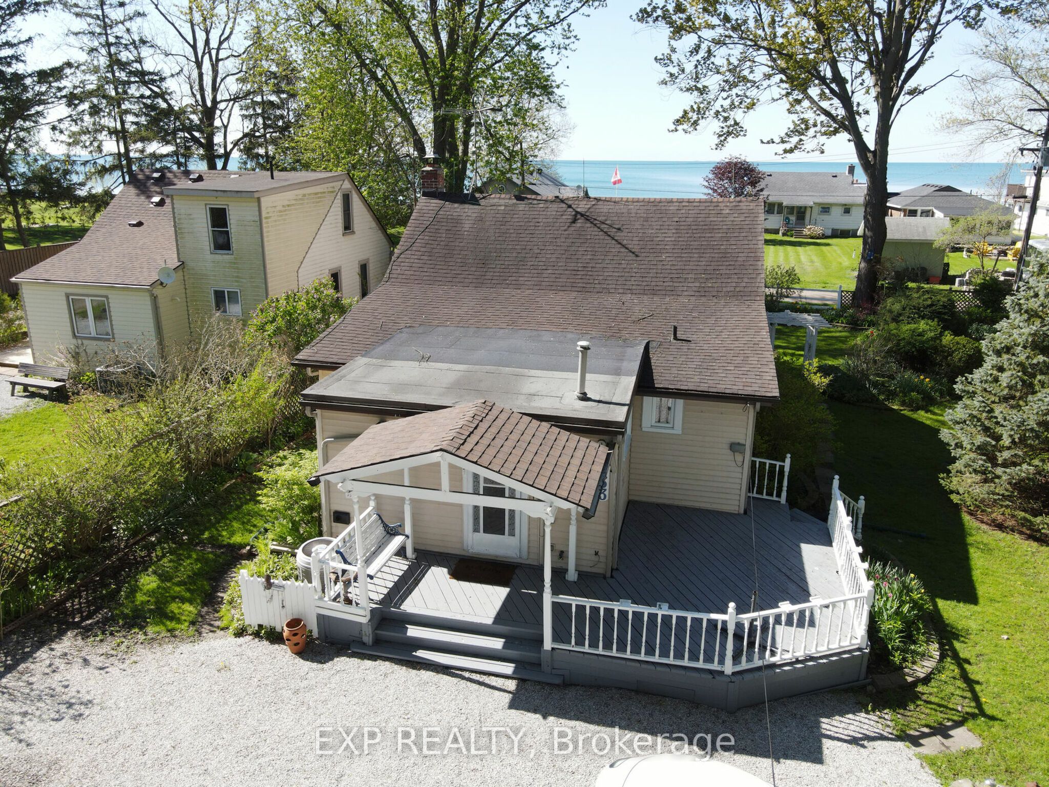 933 Twin Gables Drive Road Property Photo