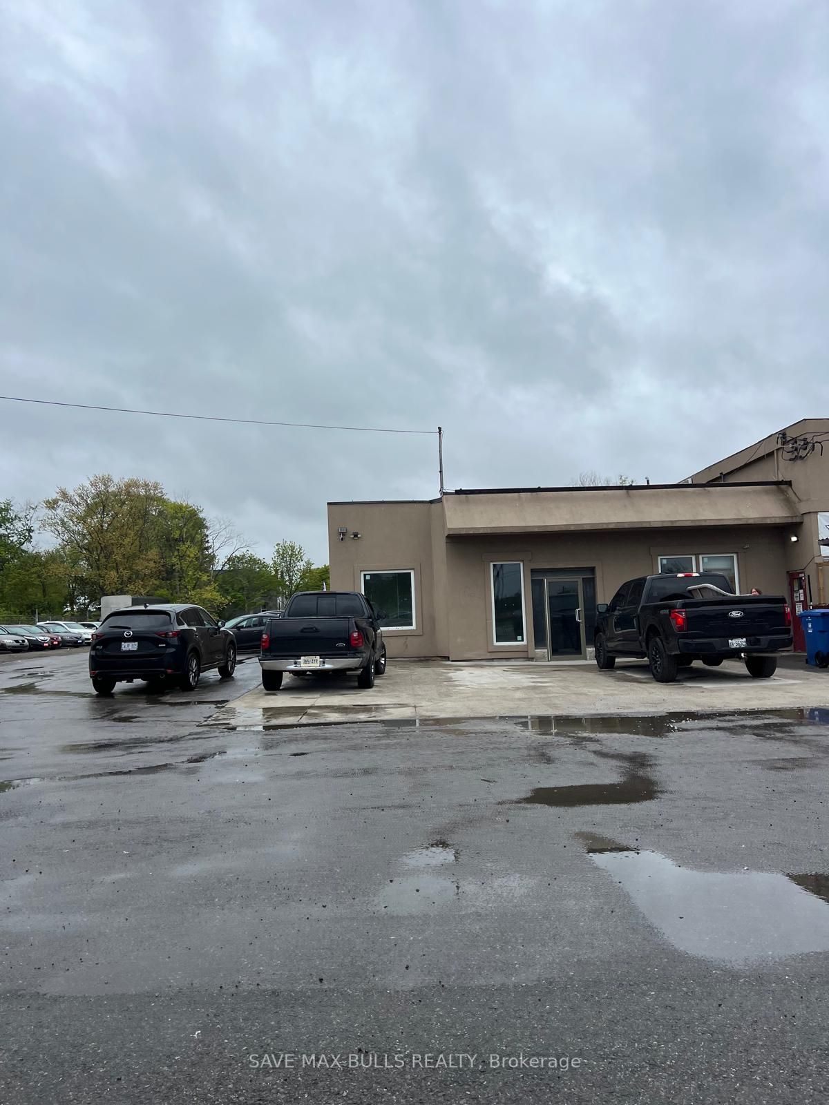 #unit# 1 Front Unit - 3761 Hwy 6 Road Property Photo 1