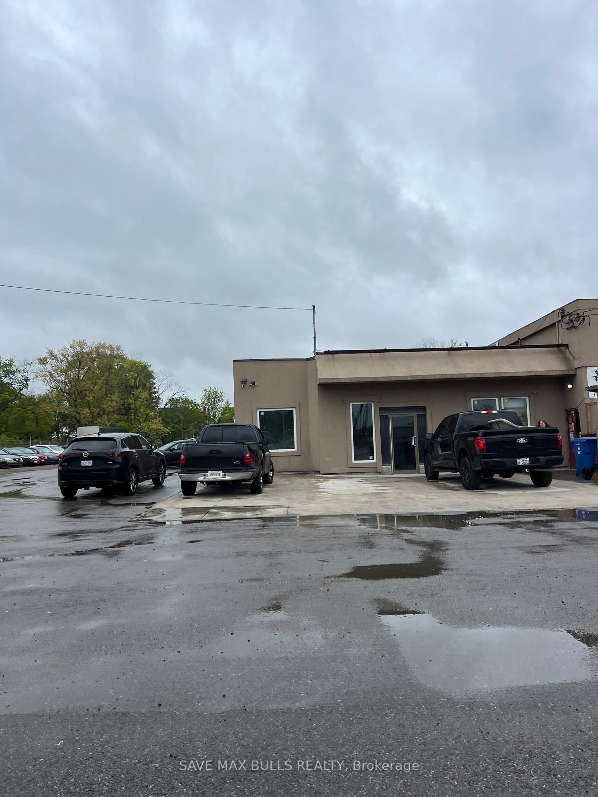 #unit# 1 Front Unit - 3761 Hwy 6 Road Property Photo 2