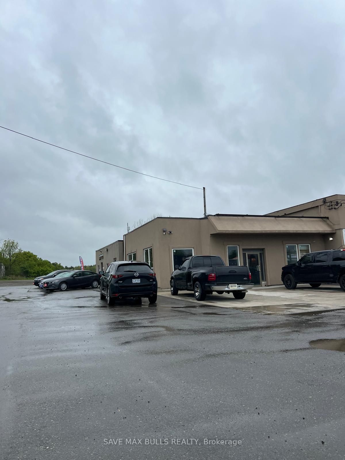 #unit# 1 Front Unit - 3761 Hwy 6 Road Property Photo 3