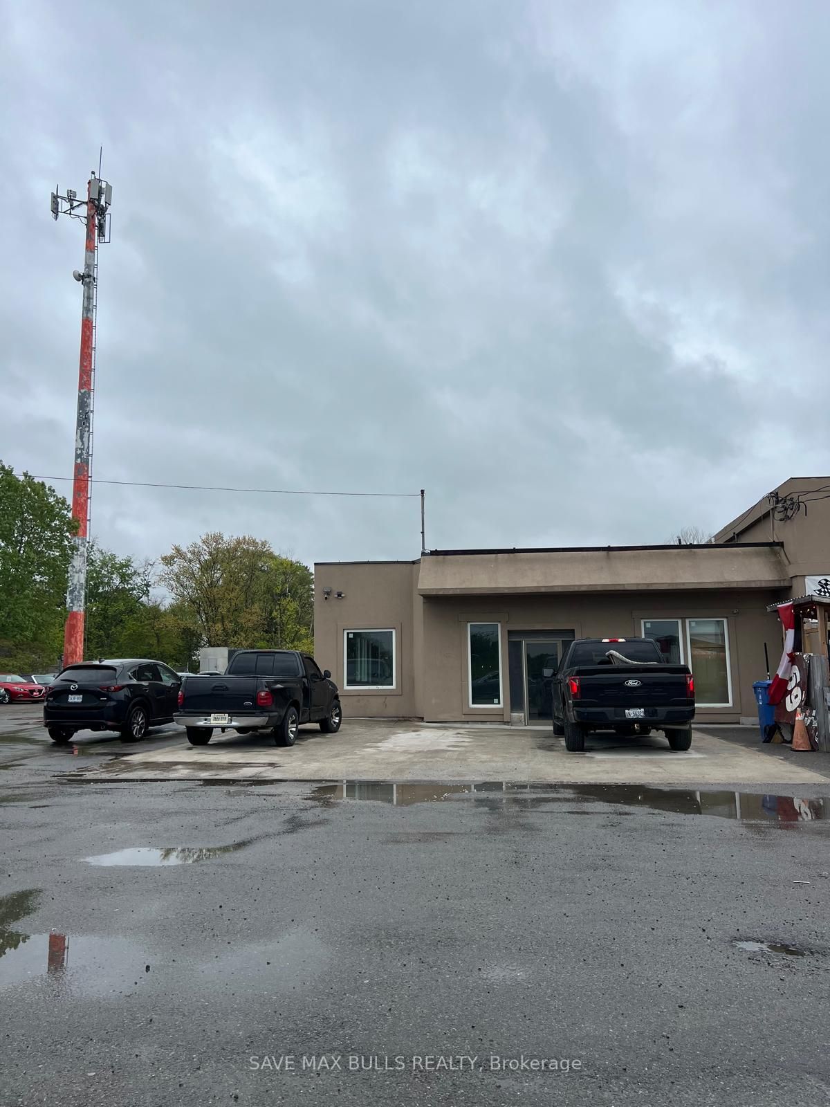 #unit# 1 Front Unit - 3761 Hwy 6 Road Property Photo 5