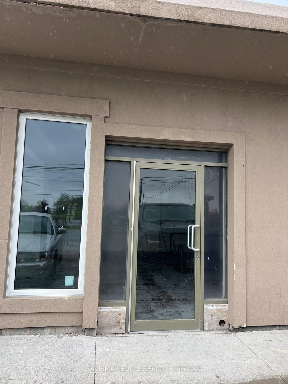 #unit# 1 Front Unit - 3761 Hwy 6 Road Property Photo 8