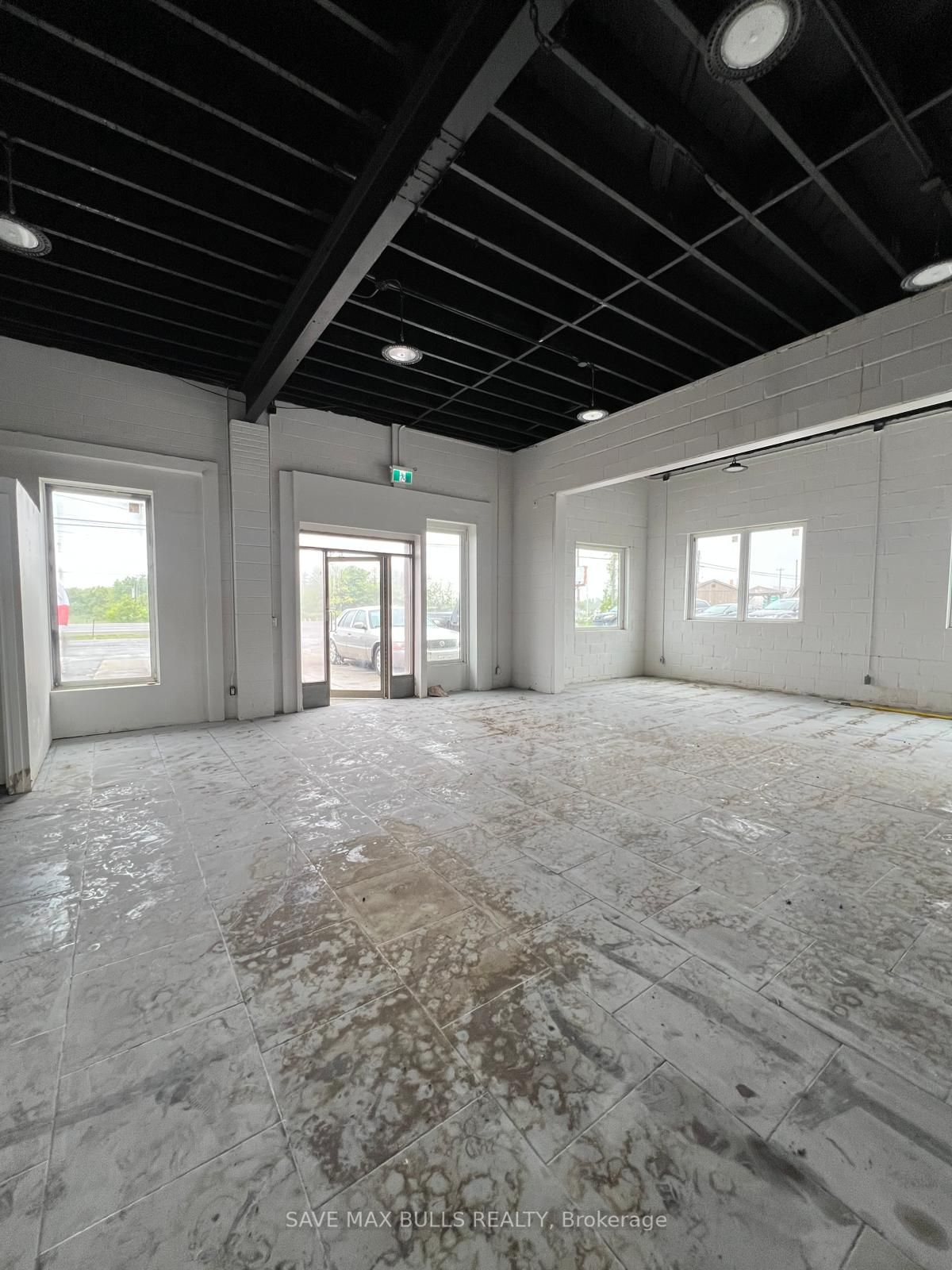 #unit# 1 Front Unit - 3761 Hwy 6 Road Property Photo 9