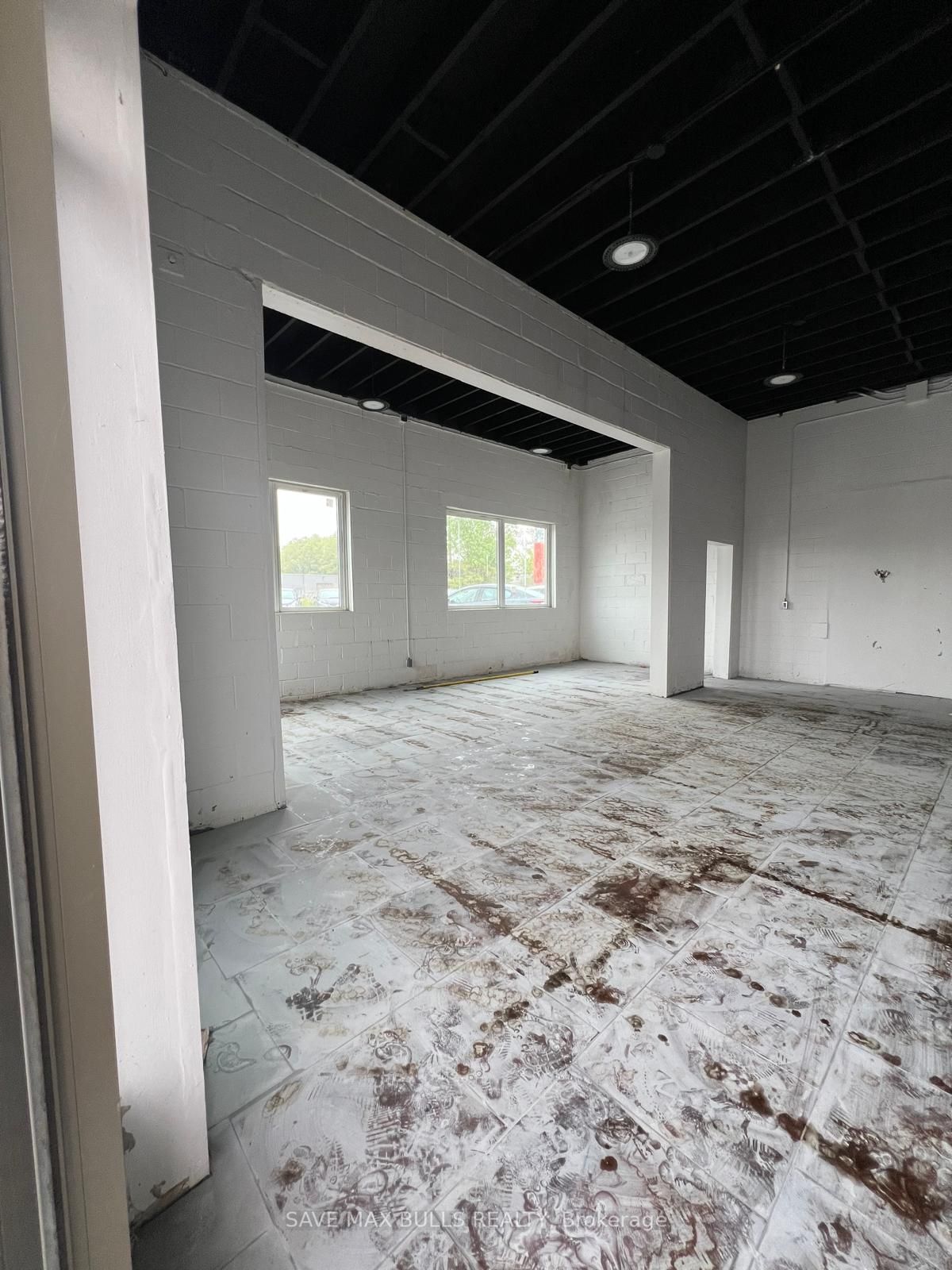 #unit# 1 Front Unit - 3761 Hwy 6 Road Property Photo 10