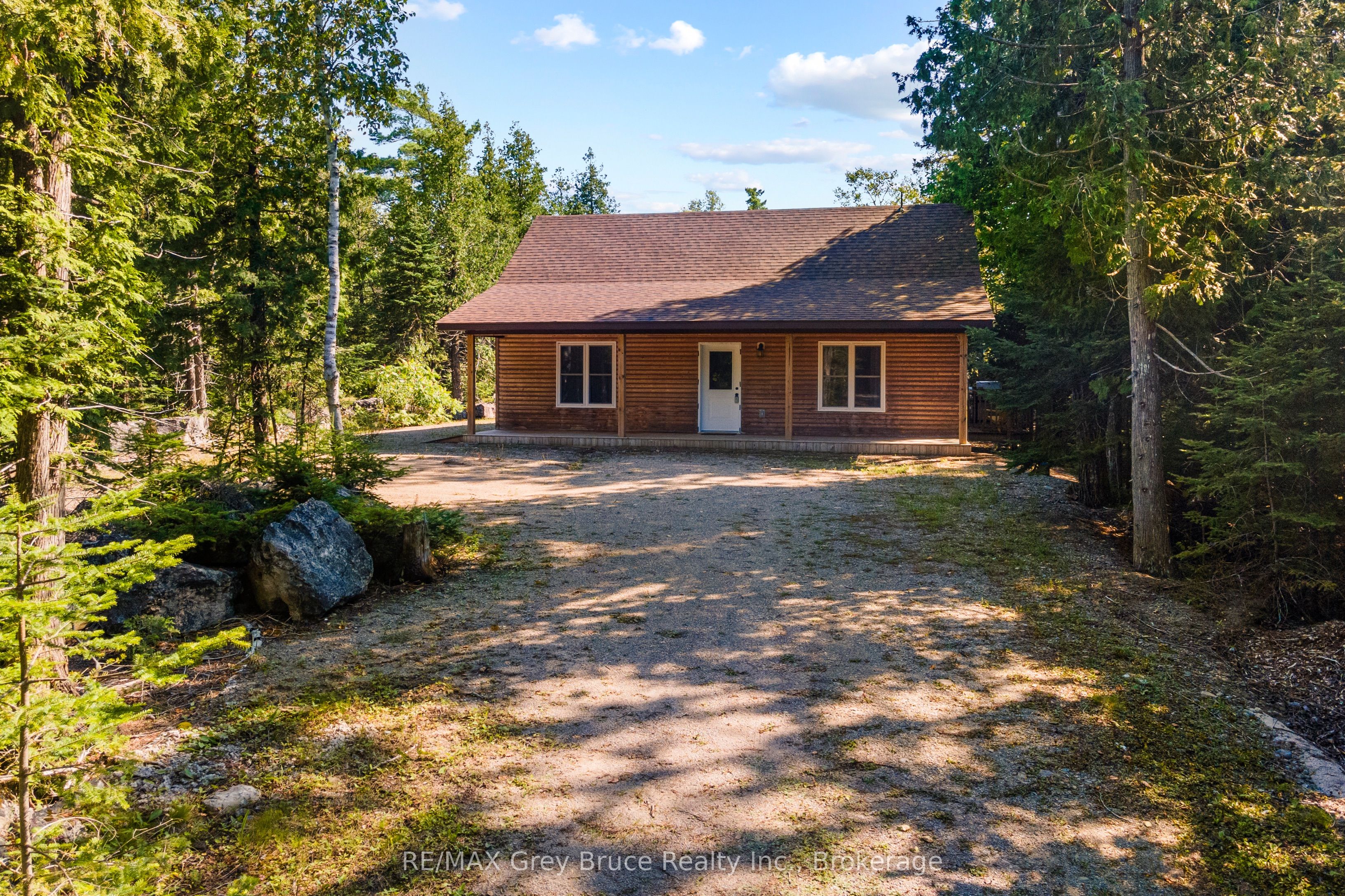 6053 6 Hwy Property Photo