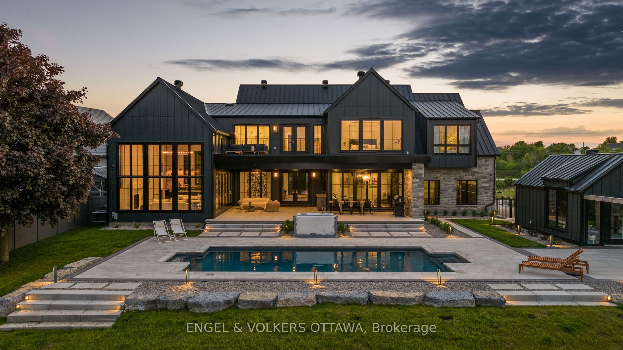 39 Winding Way Property Photo 2