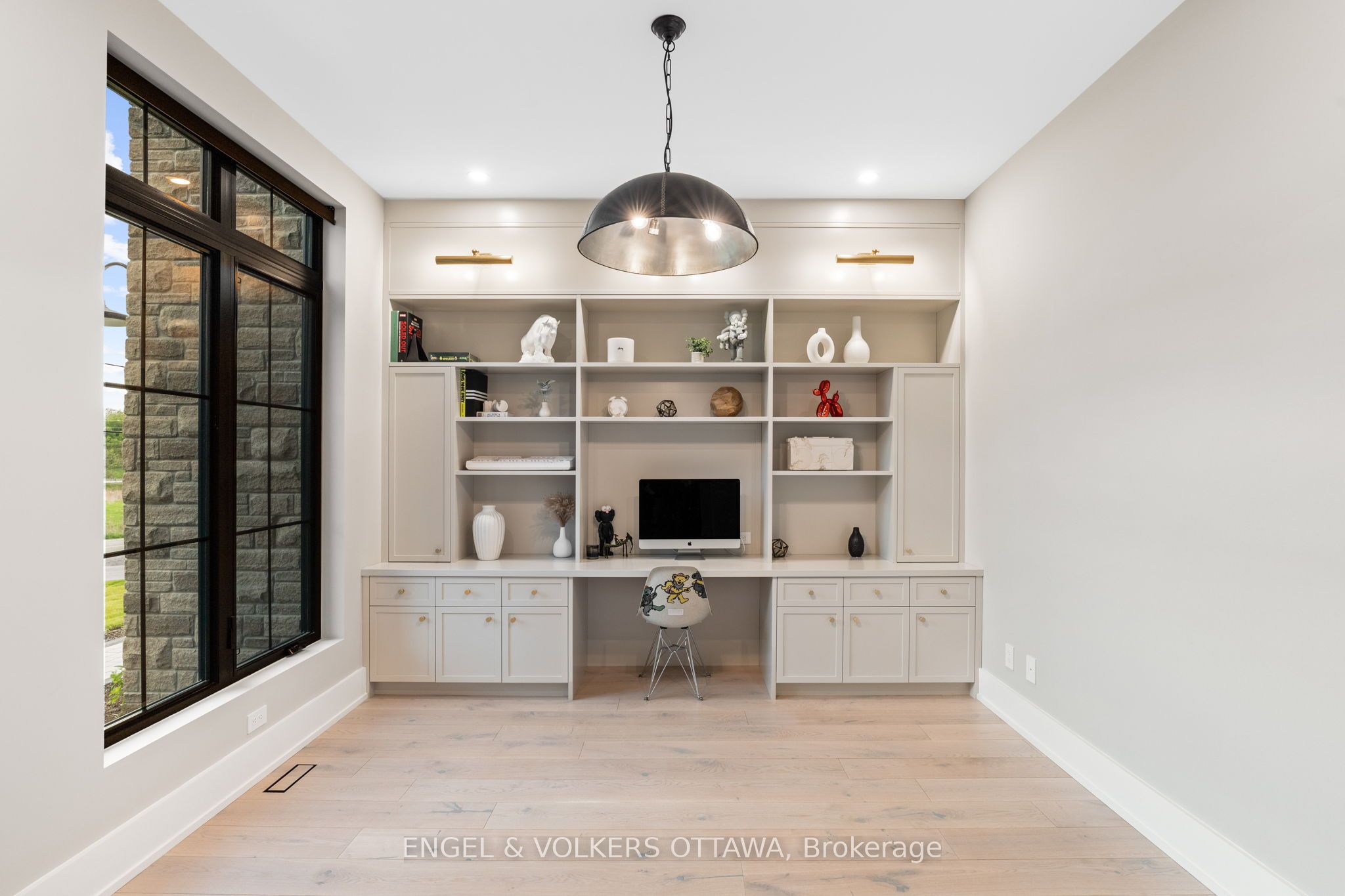 39 Winding Way Property Photo 7