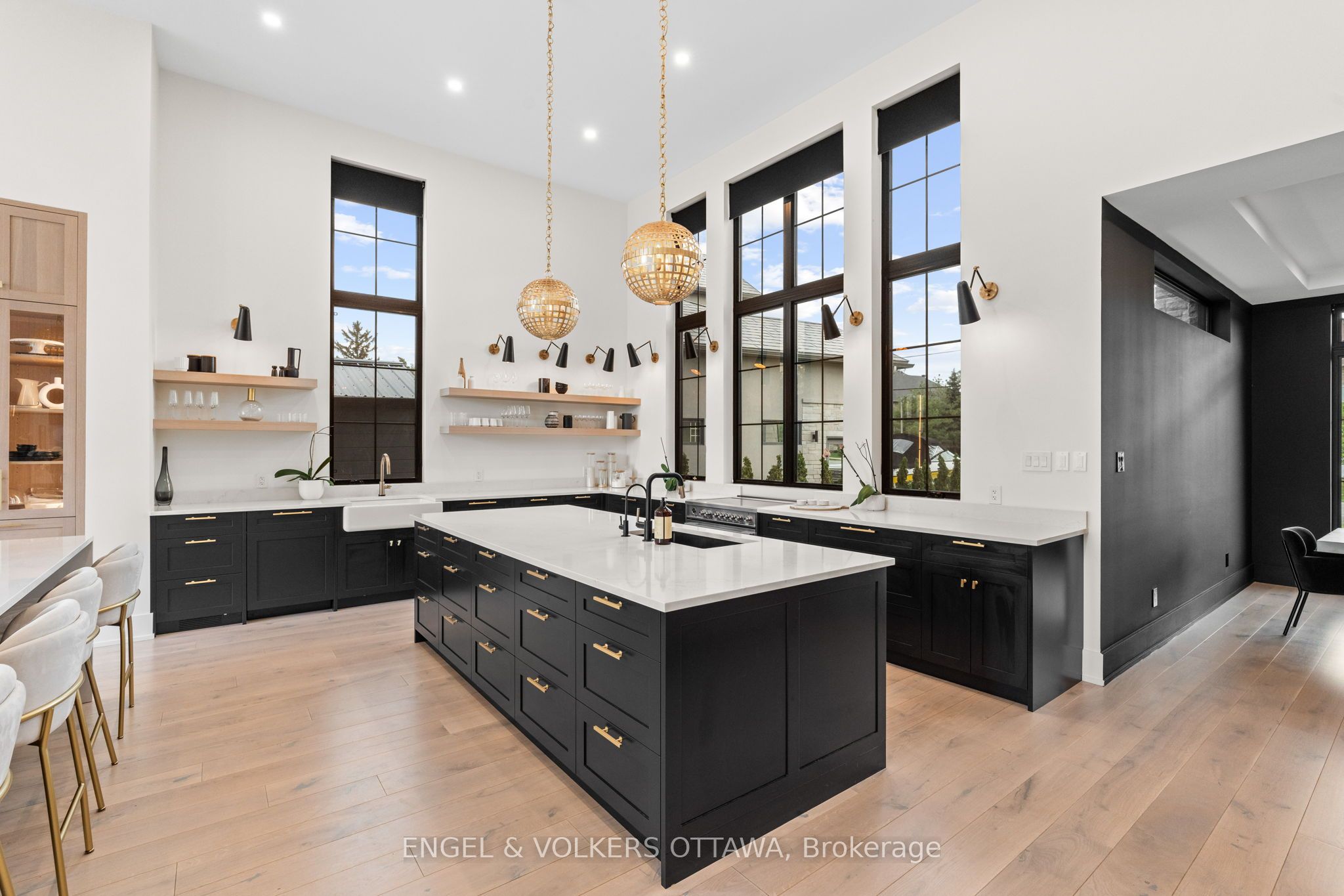 39 Winding Way Property Photo 9
