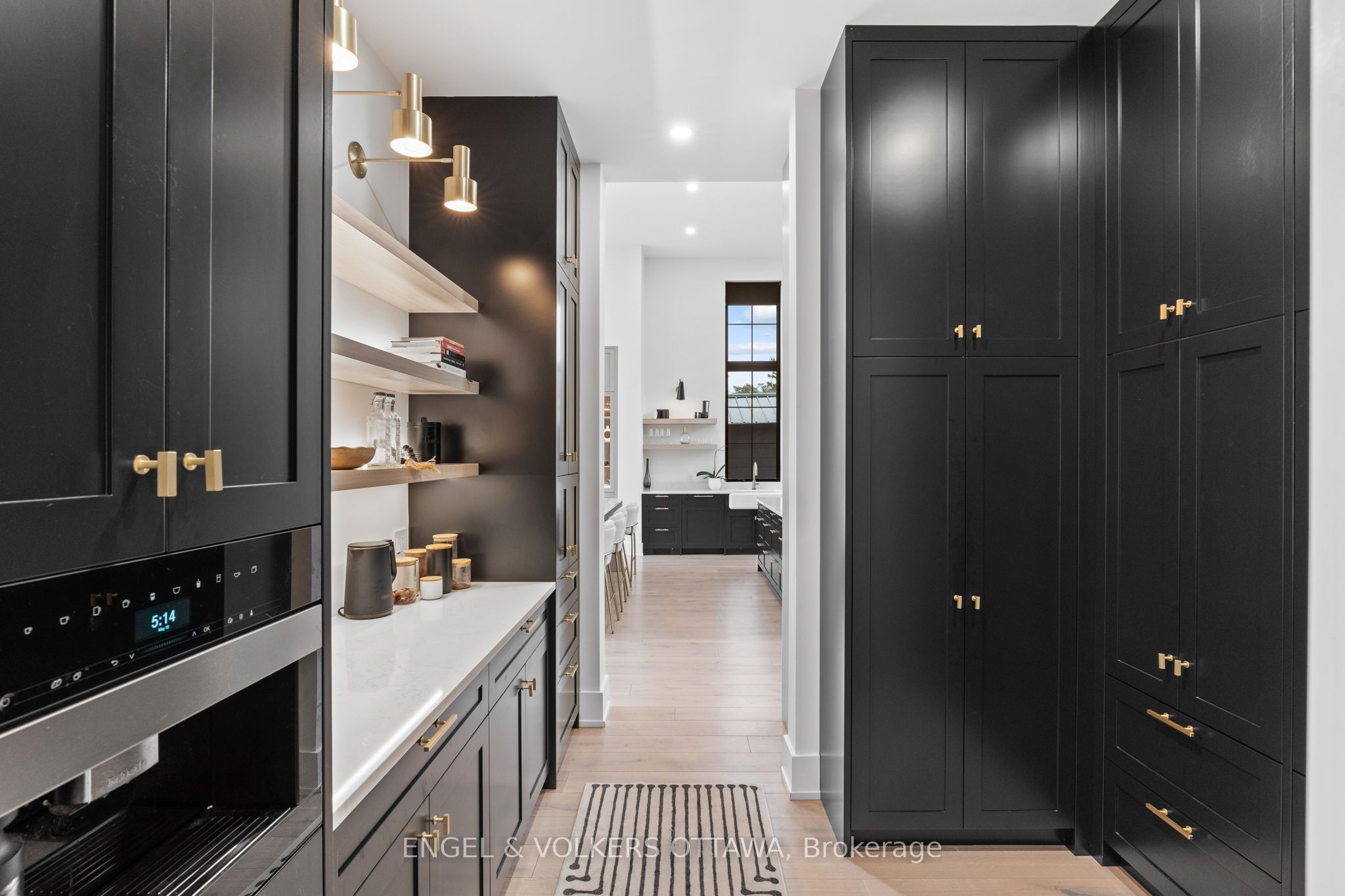 39 Winding Way Property Photo 12