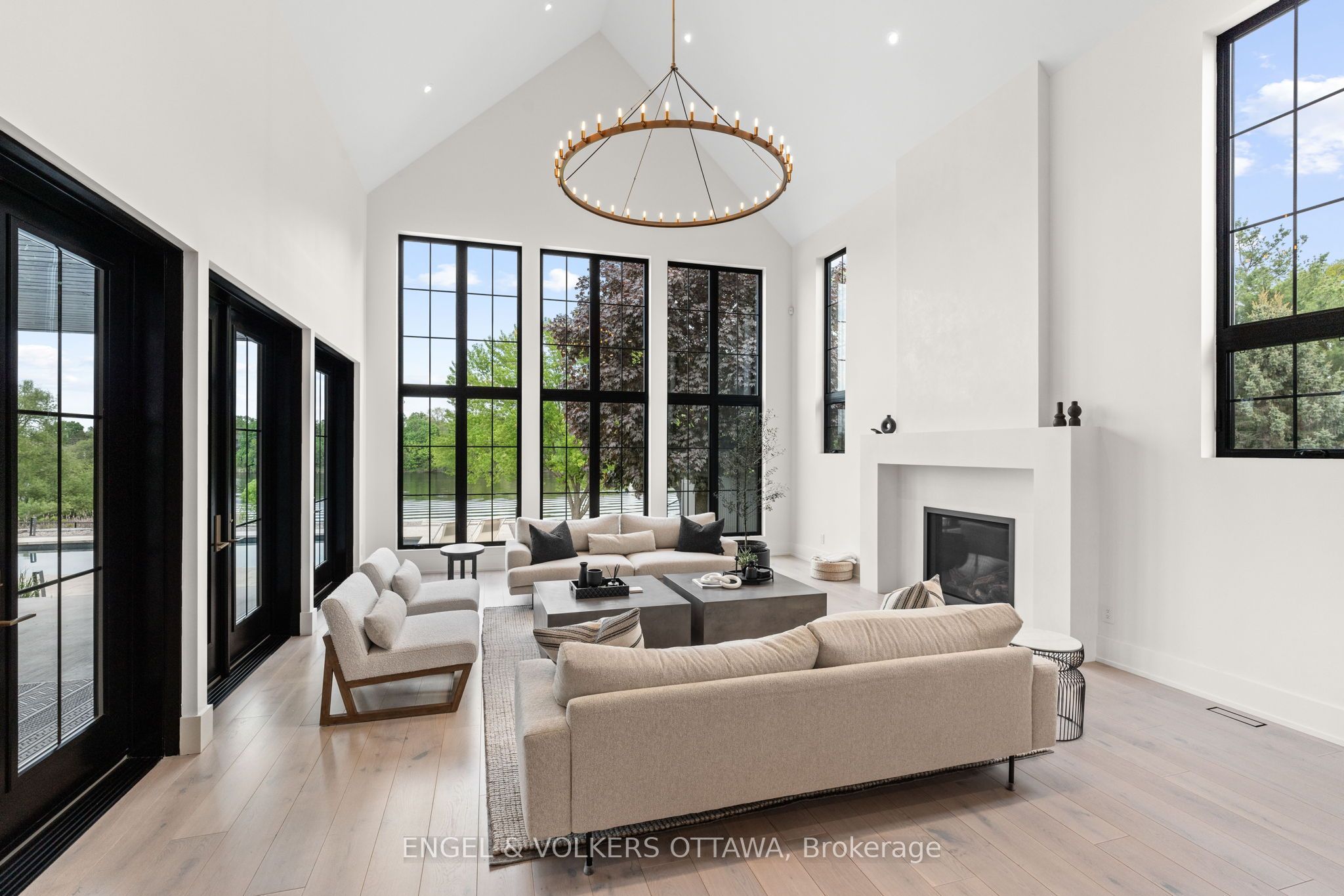 39 Winding Way Property Photo 13