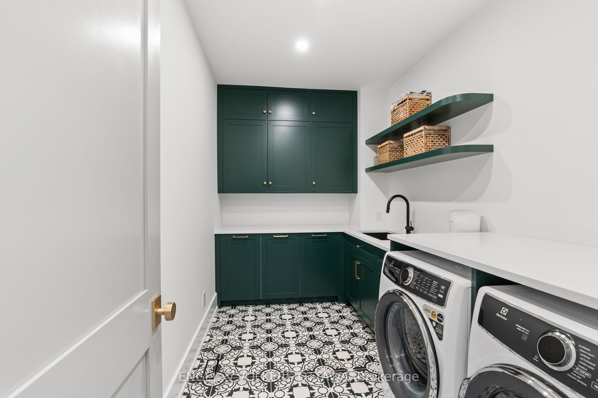 39 Winding Way Property Photo 31