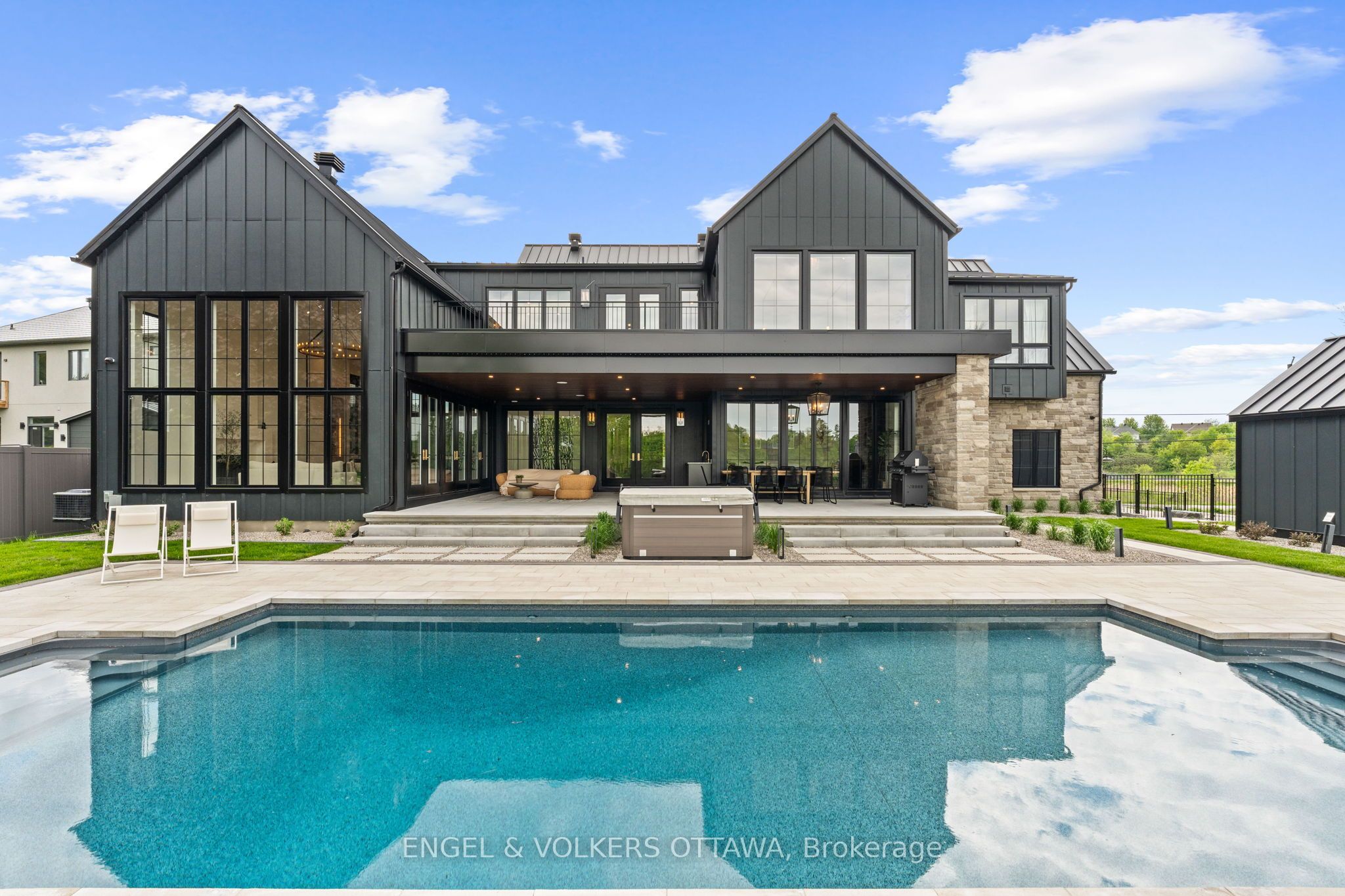 39 Winding Way Property Photo 34