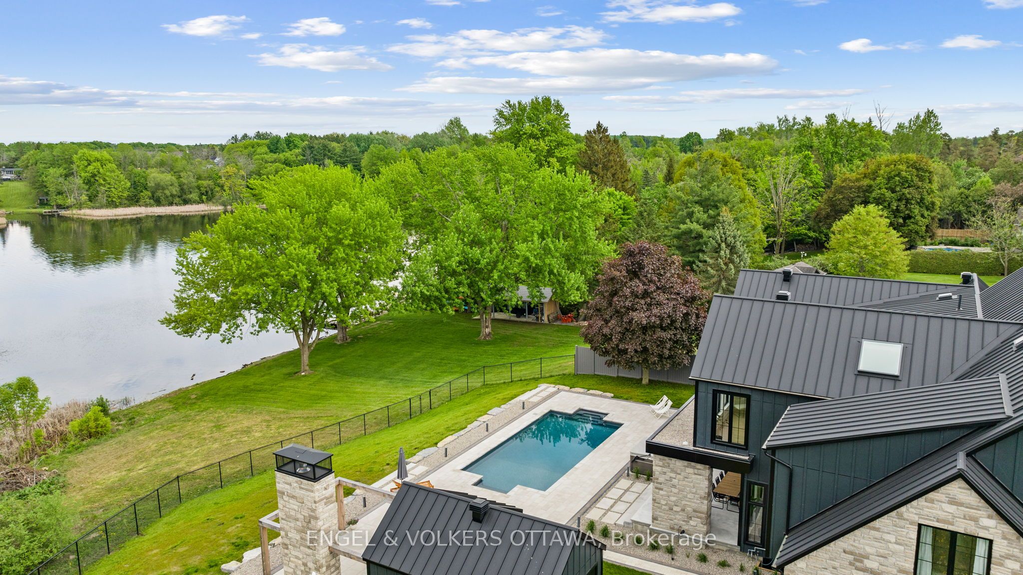 39 Winding Way Property Photo 37