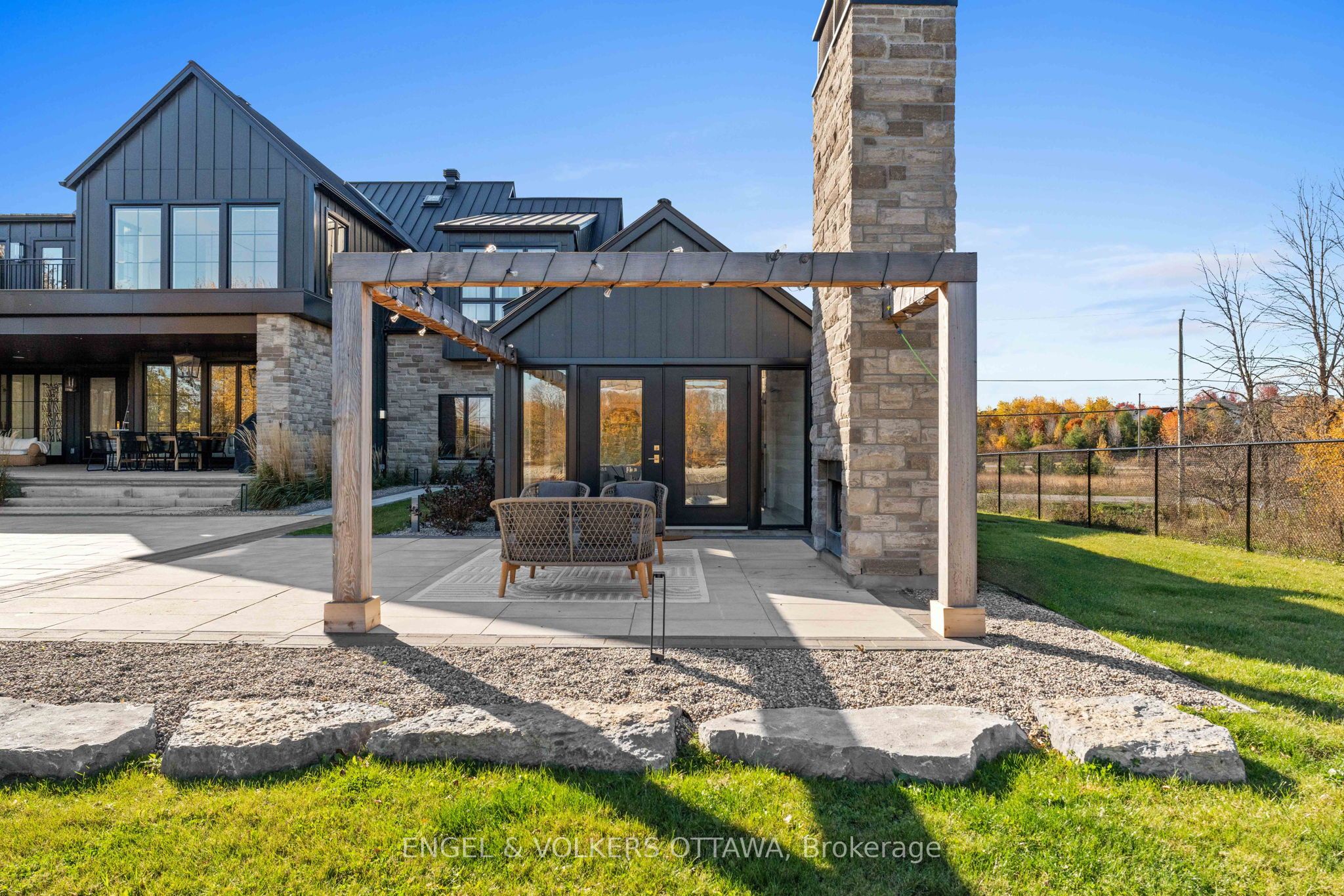 39 Winding Way Property Photo 38