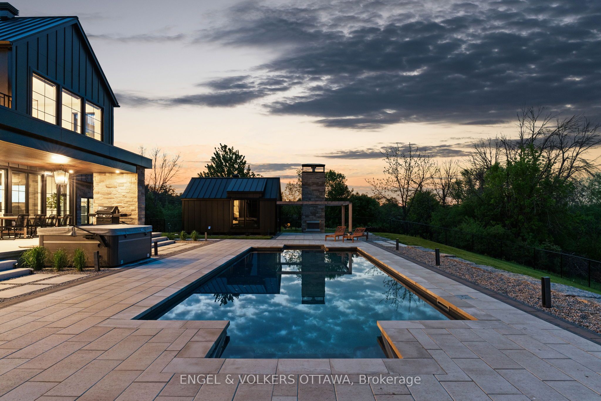 39 Winding Way Property Photo 44