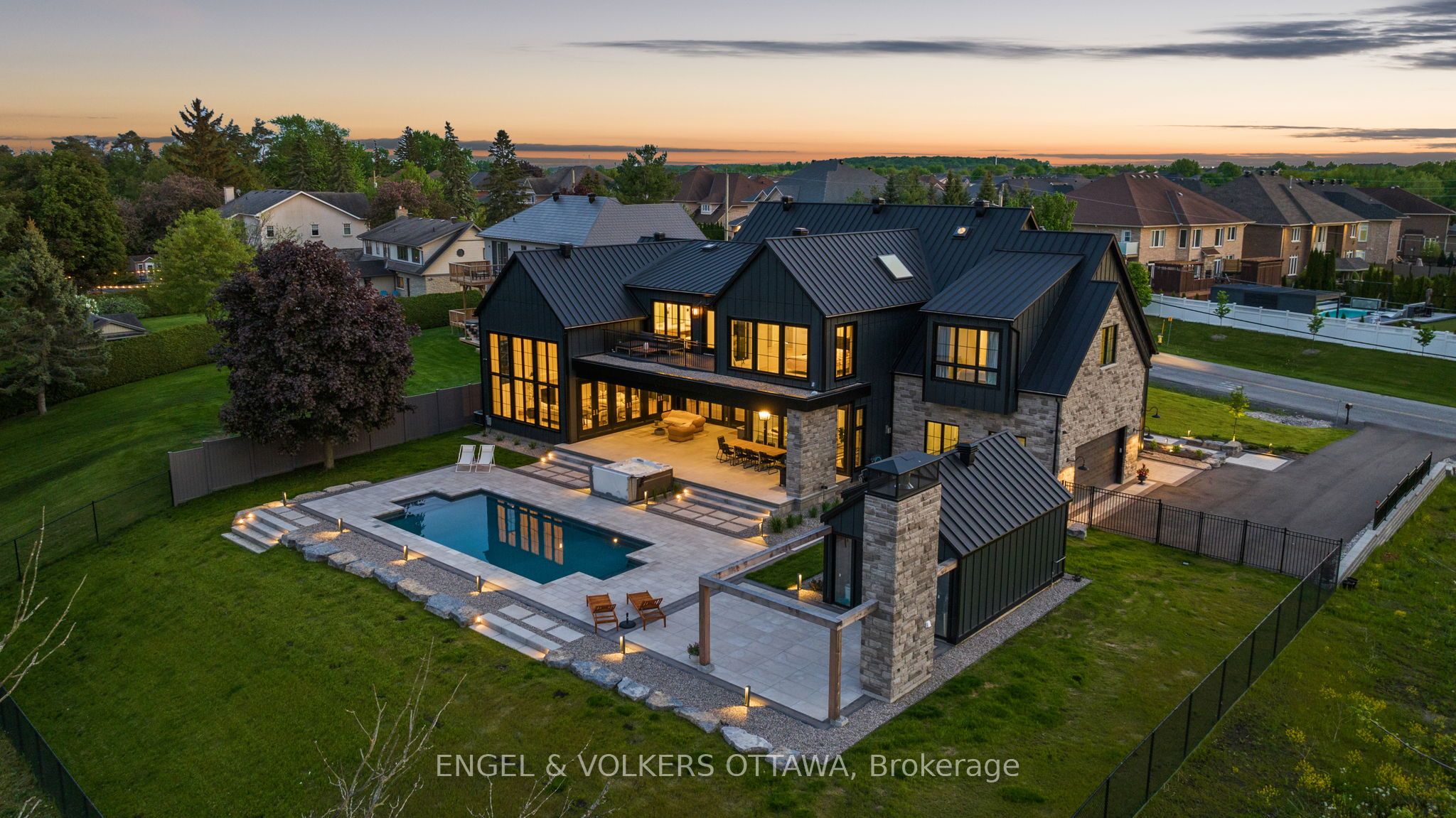 39 Winding Way Property Photo 47