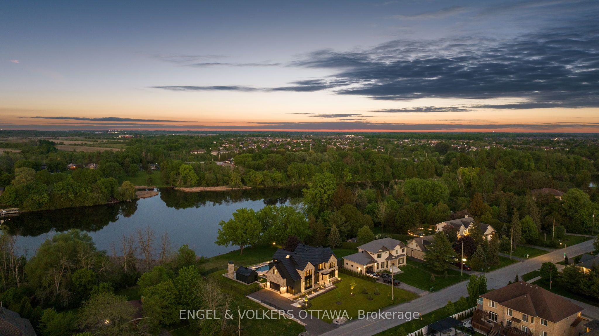 39 Winding Way Property Photo 48