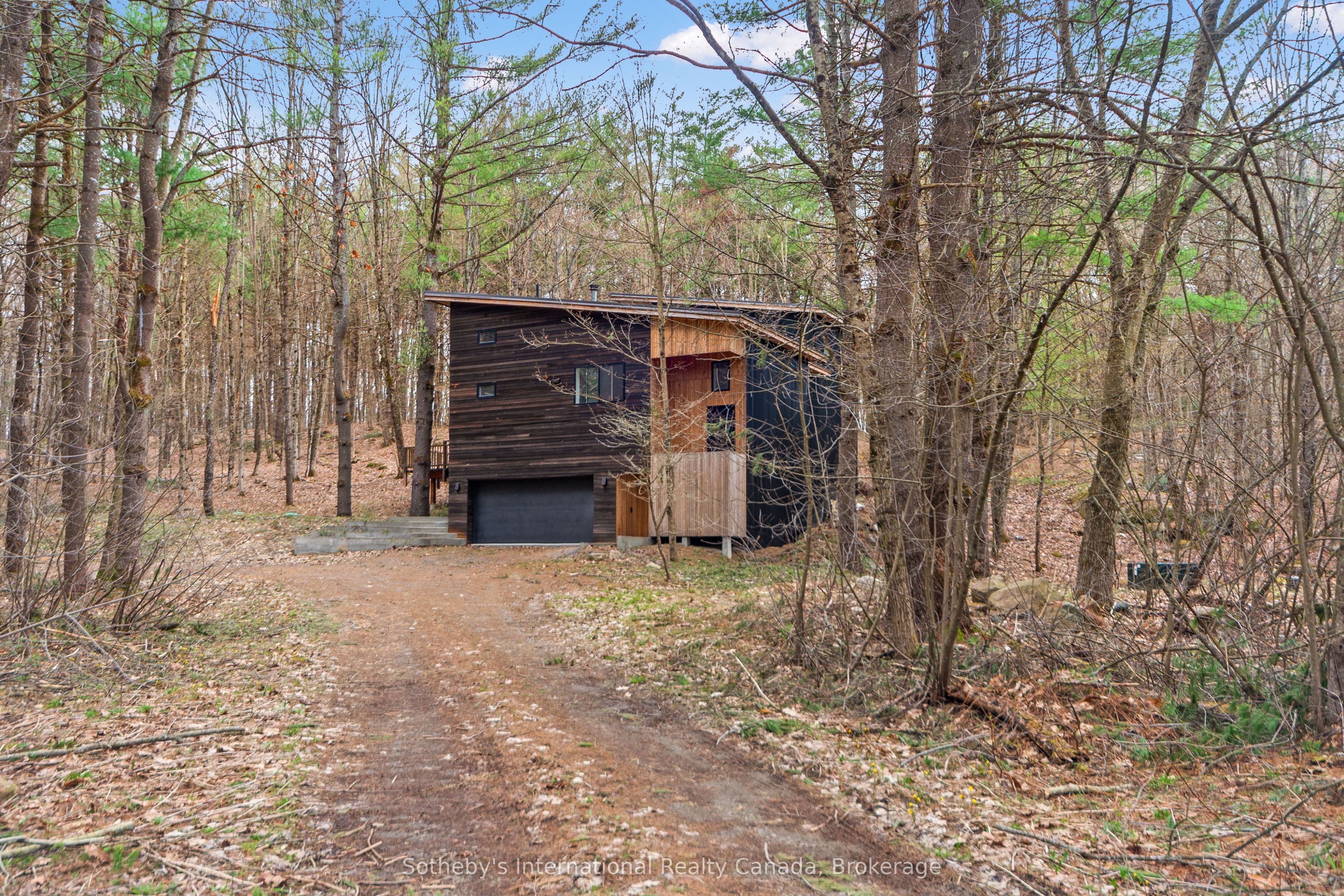 1100 Whites Rd Property Photo 1