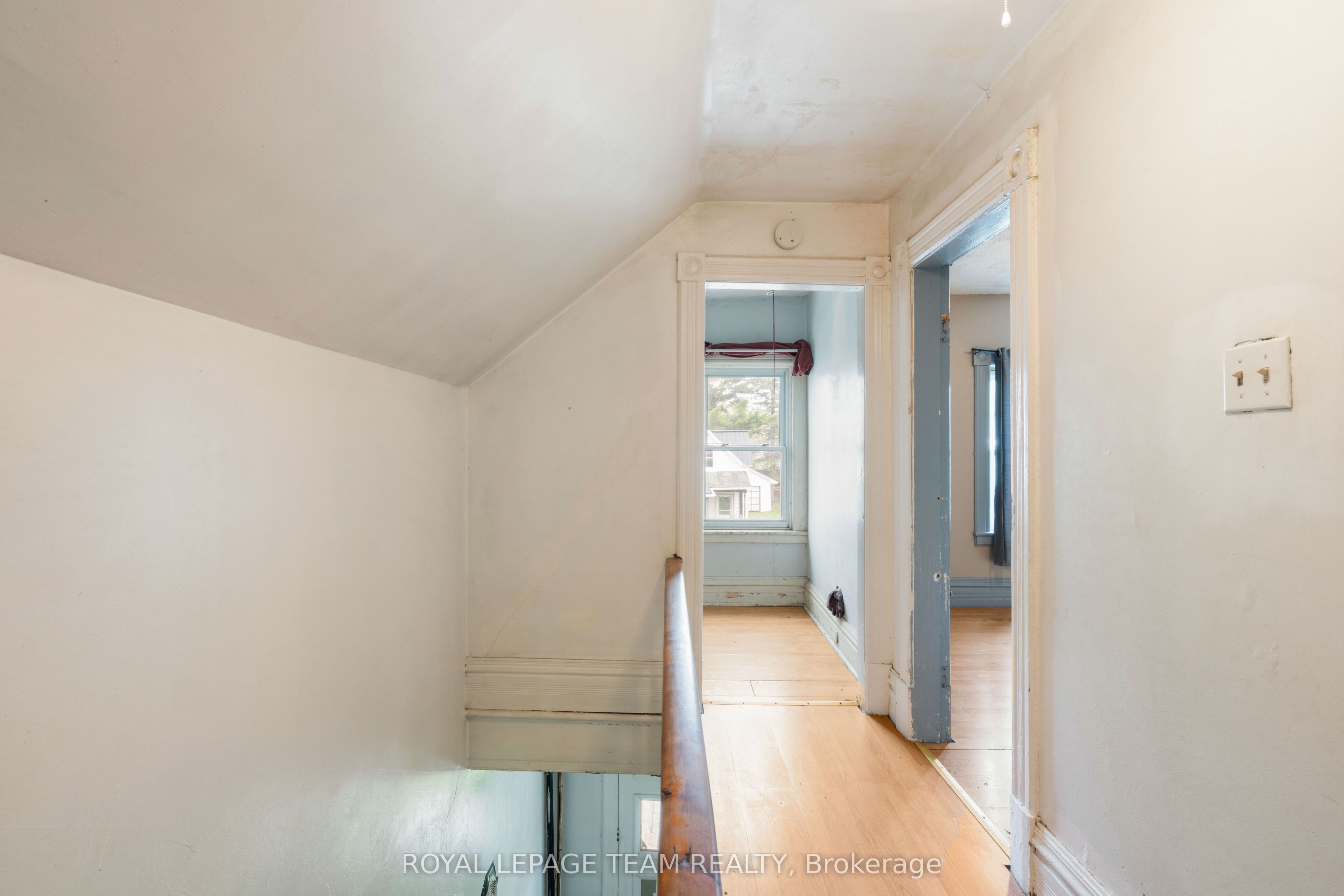 526 Middle Street Property Photo 18