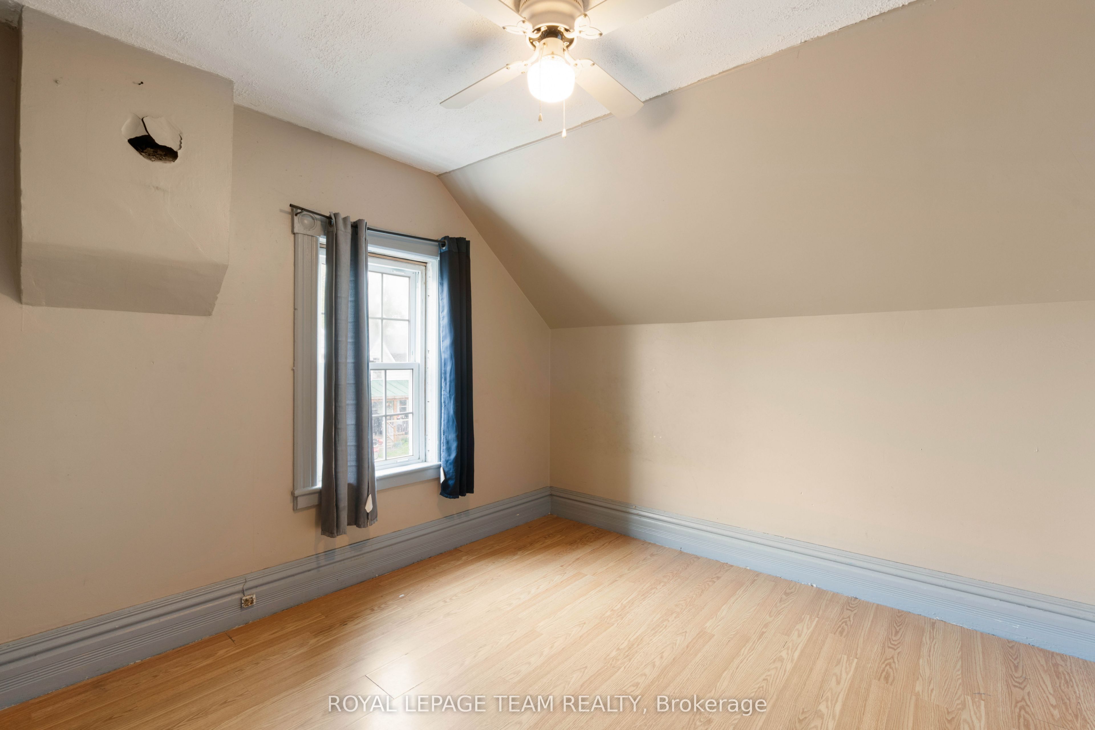 526 Middle Street Property Photo 20