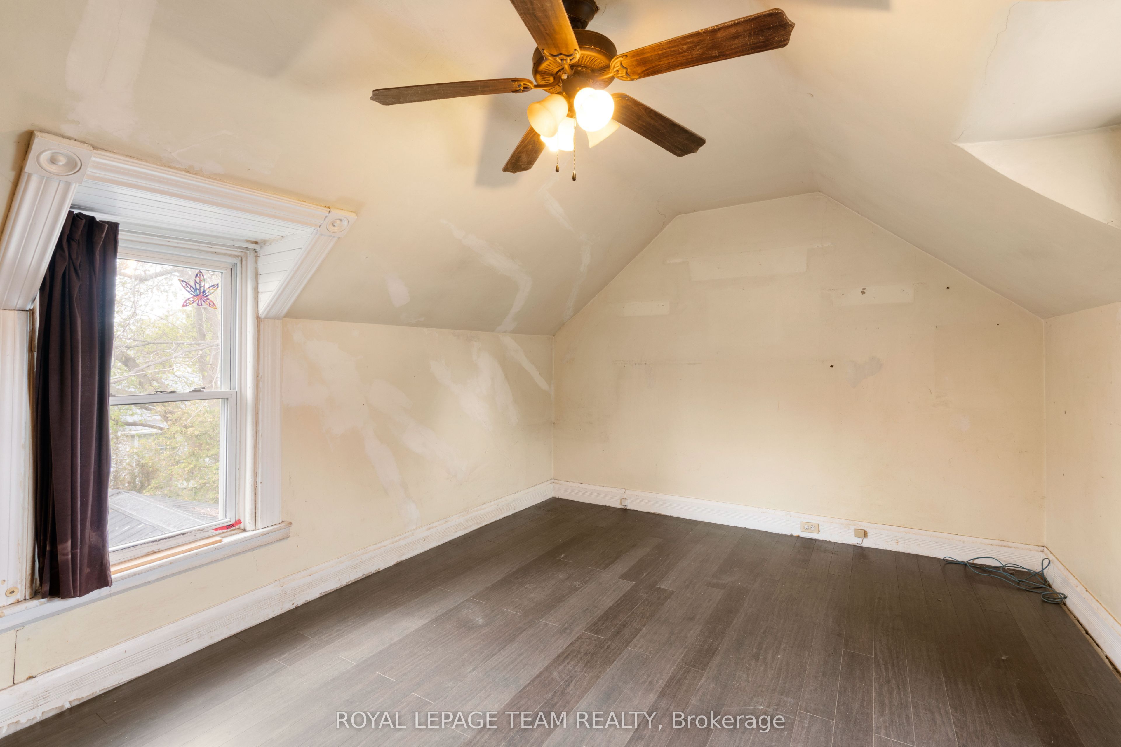 526 Middle Street Property Photo 24